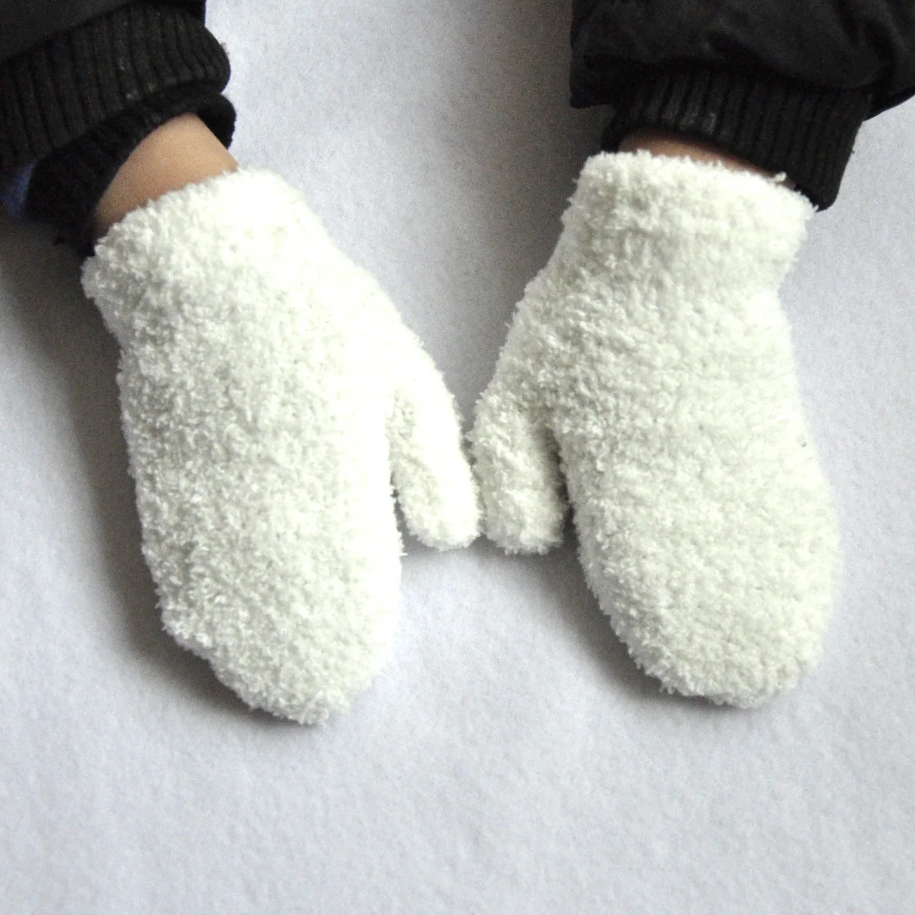 Baby Short Gloves Winter Coral Fleece Children Solid Knitted Plush Furry Full Finger Mittens Autumn Hand Warmer 1-4 Years Old