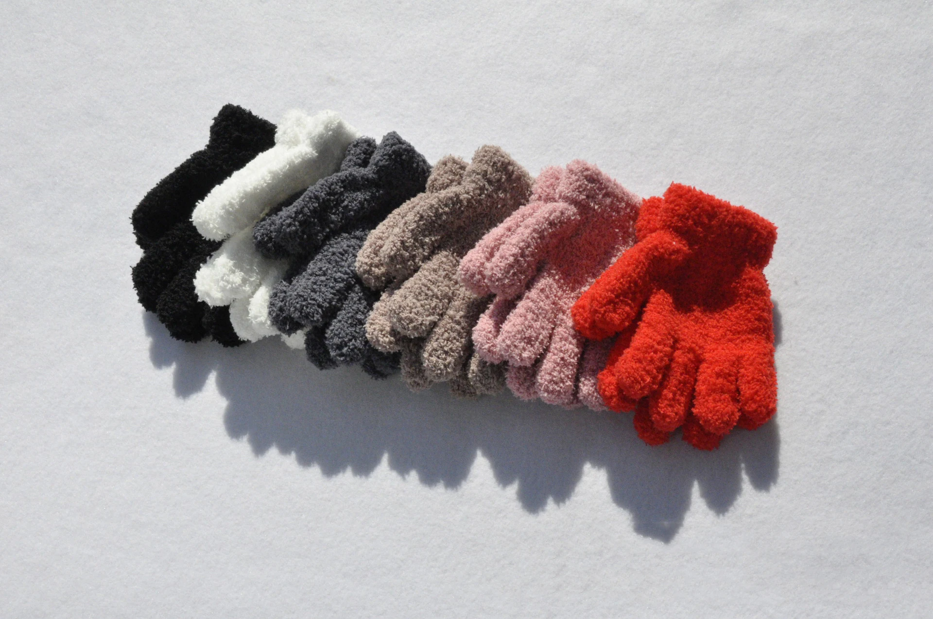 Children Gloves For 3-6 Years Old Winter Kids Coral Fleece Thicken Baby Plush Furry Full Finger Mittens Soft Gloves Keep Warm