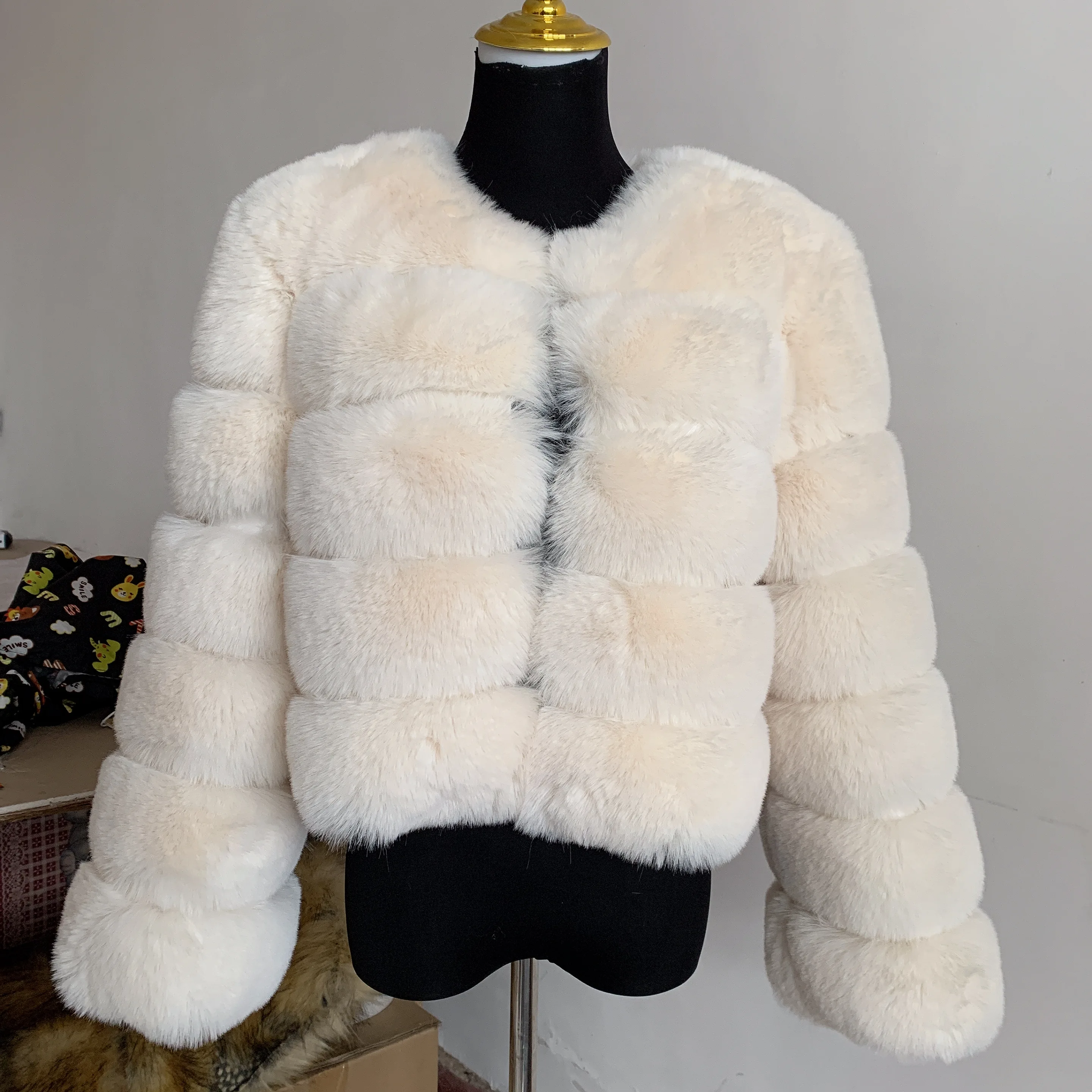 Women's Fashion Faux Fur Coat Super Hot Autumn Winter Women Short Faux Fox Fur Fluffy Jacket High Quality 7XL Ladies Furry Coats