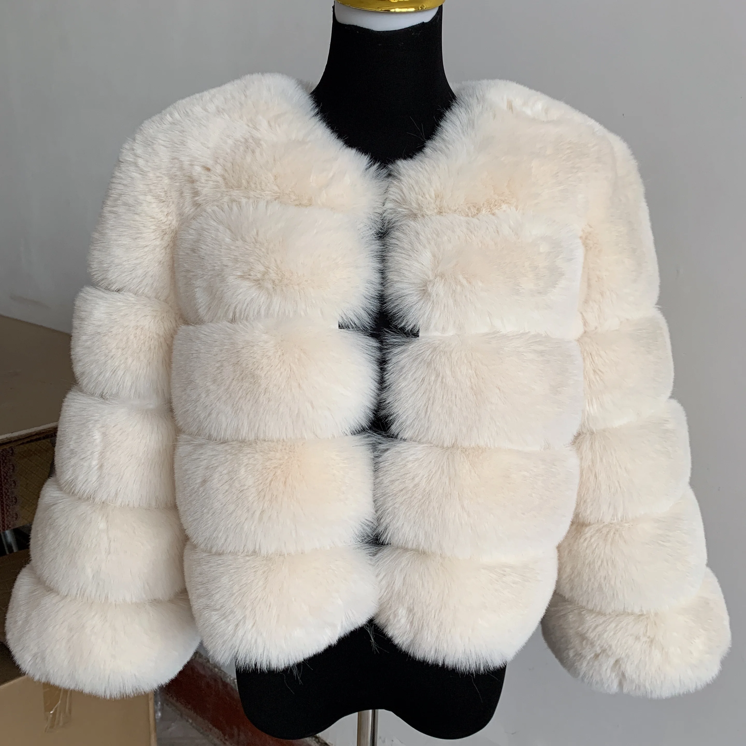 Women's Fashion Faux Fur Coat Super Hot Autumn Winter Women Short Faux Fox Fur Fluffy Jacket High Quality 7XL Ladies Furry Coats