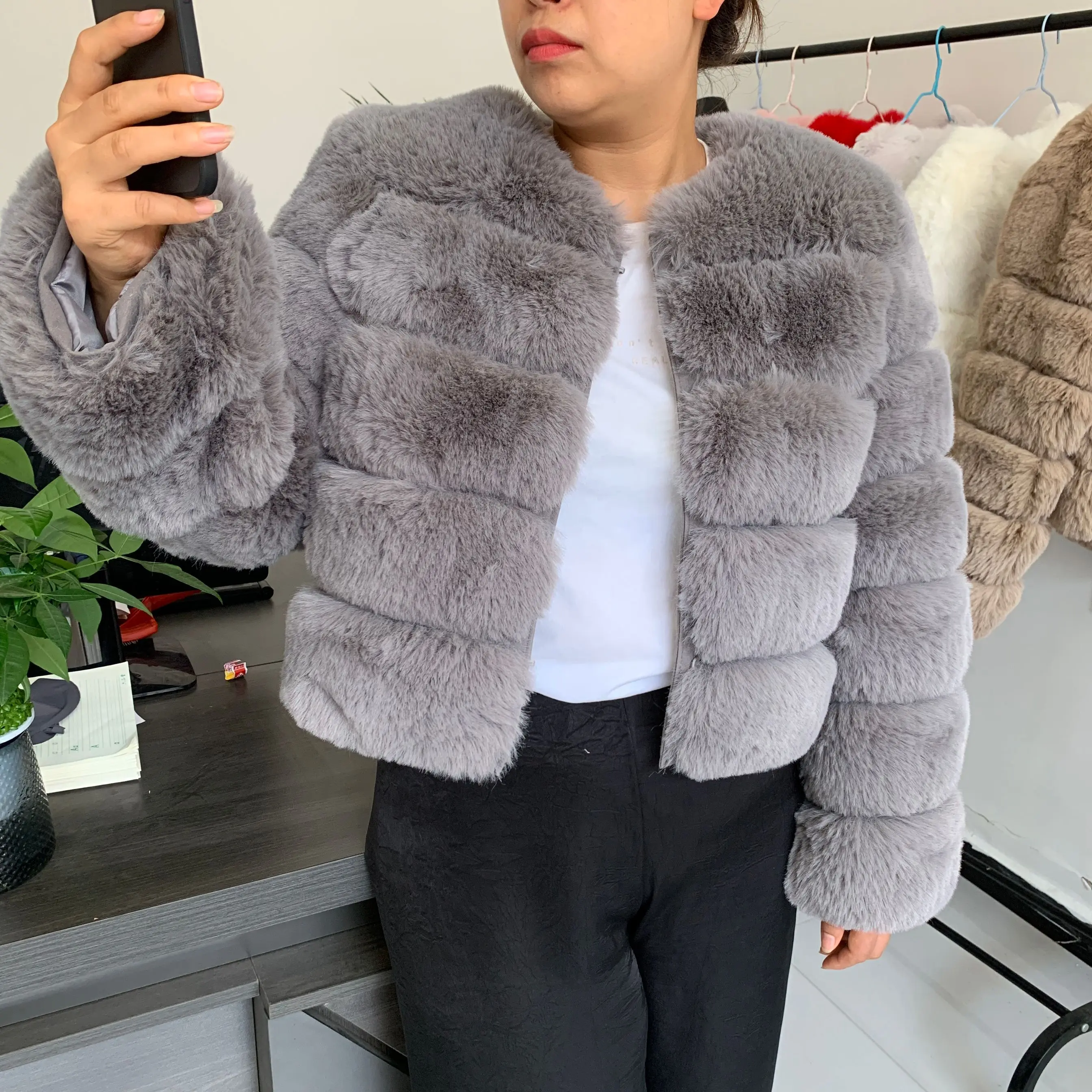 Women's Fashion Faux Fur Coat Super Hot Autumn Winter Women Short Faux Fox Fur Fluffy Jacket High Quality 7XL Ladies Furry Coats
