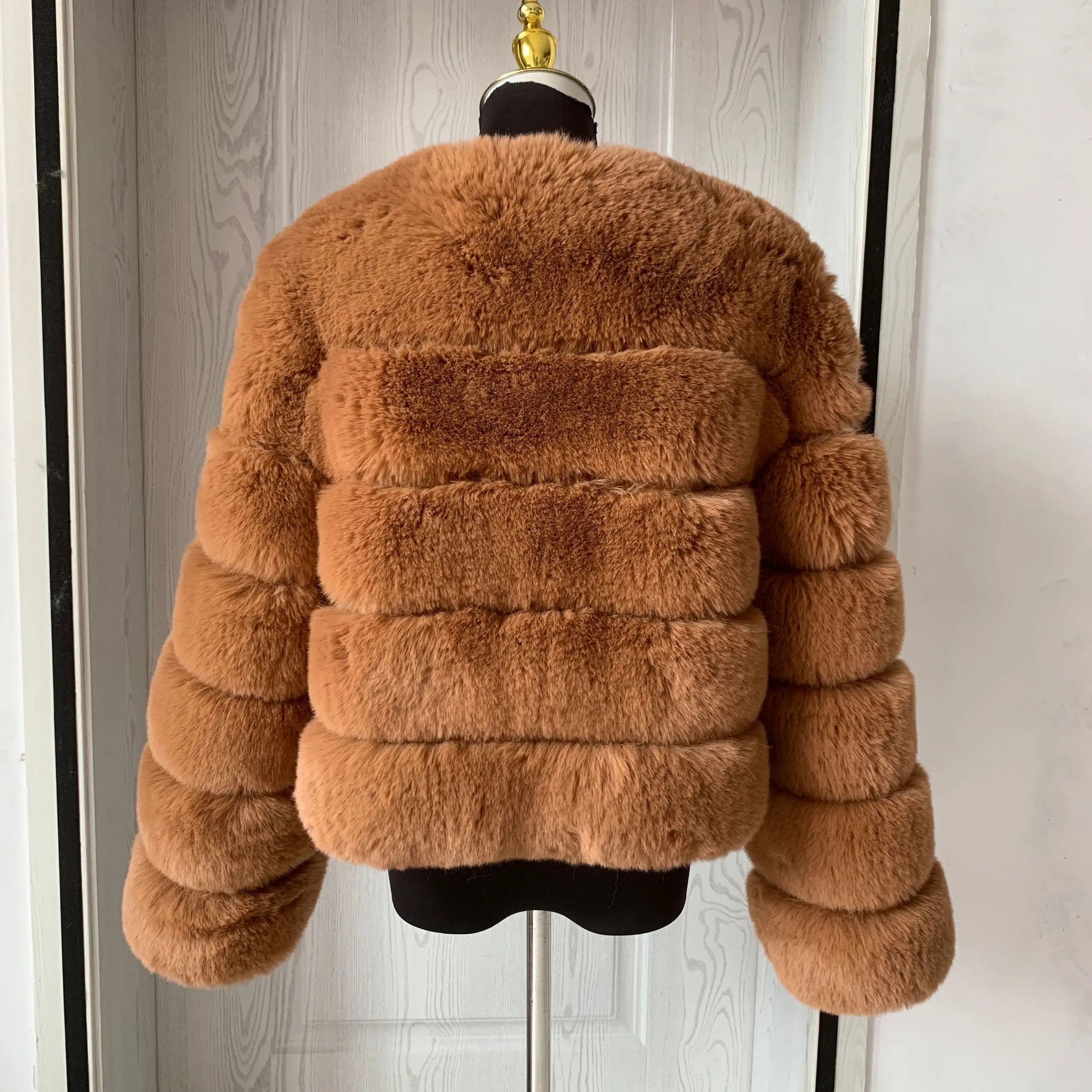 Women's Fashion Faux Fur Coat Super Hot Autumn Winter Women Short Faux Fox Fur Fluffy Jacket High Quality 7XL Ladies Furry Coats