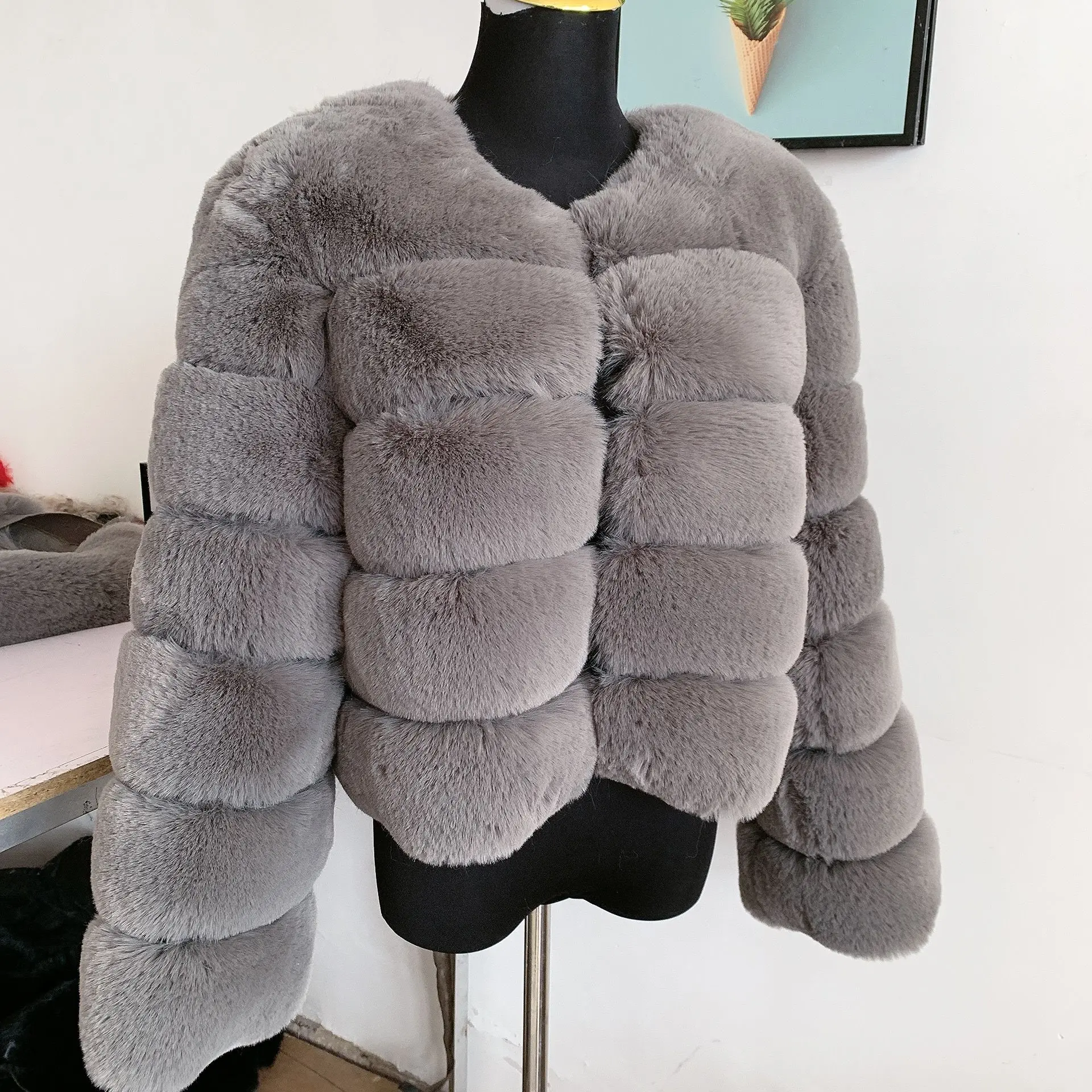 Women's Fashion Faux Fur Coat Super Hot Autumn Winter Women Short Faux Fox Fur Fluffy Jacket High Quality 7XL Ladies Furry Coats