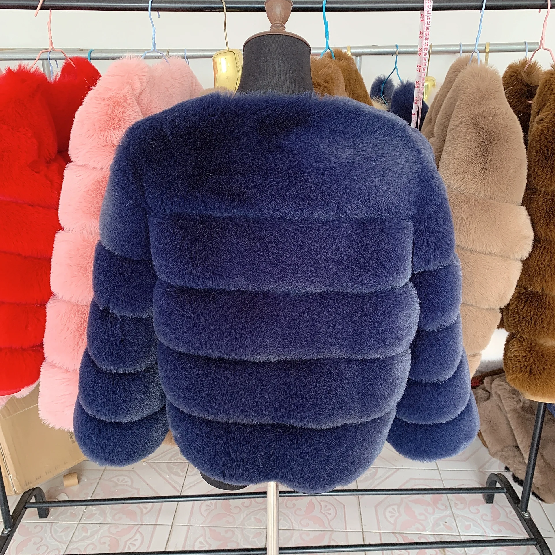 Women's Fashion Faux Fur Coat Super Hot Autumn Winter Women Short Faux Fox Fur Fluffy Jacket High Quality 7XL Ladies Furry Coats