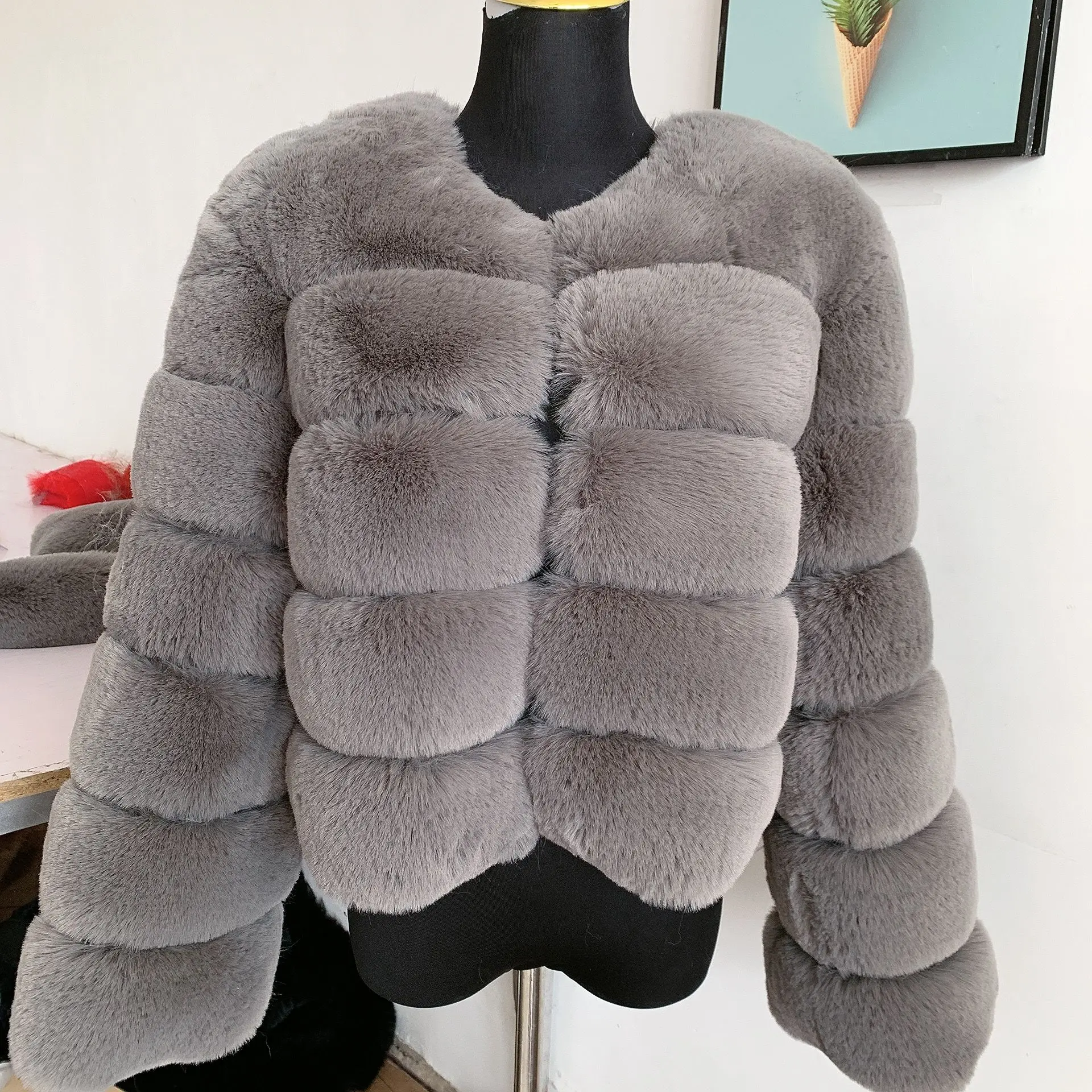 Women's Fashion Faux Fur Coat Super Hot Autumn Winter Women Short Faux Fox Fur Fluffy Jacket High Quality 7XL Ladies Furry Coats