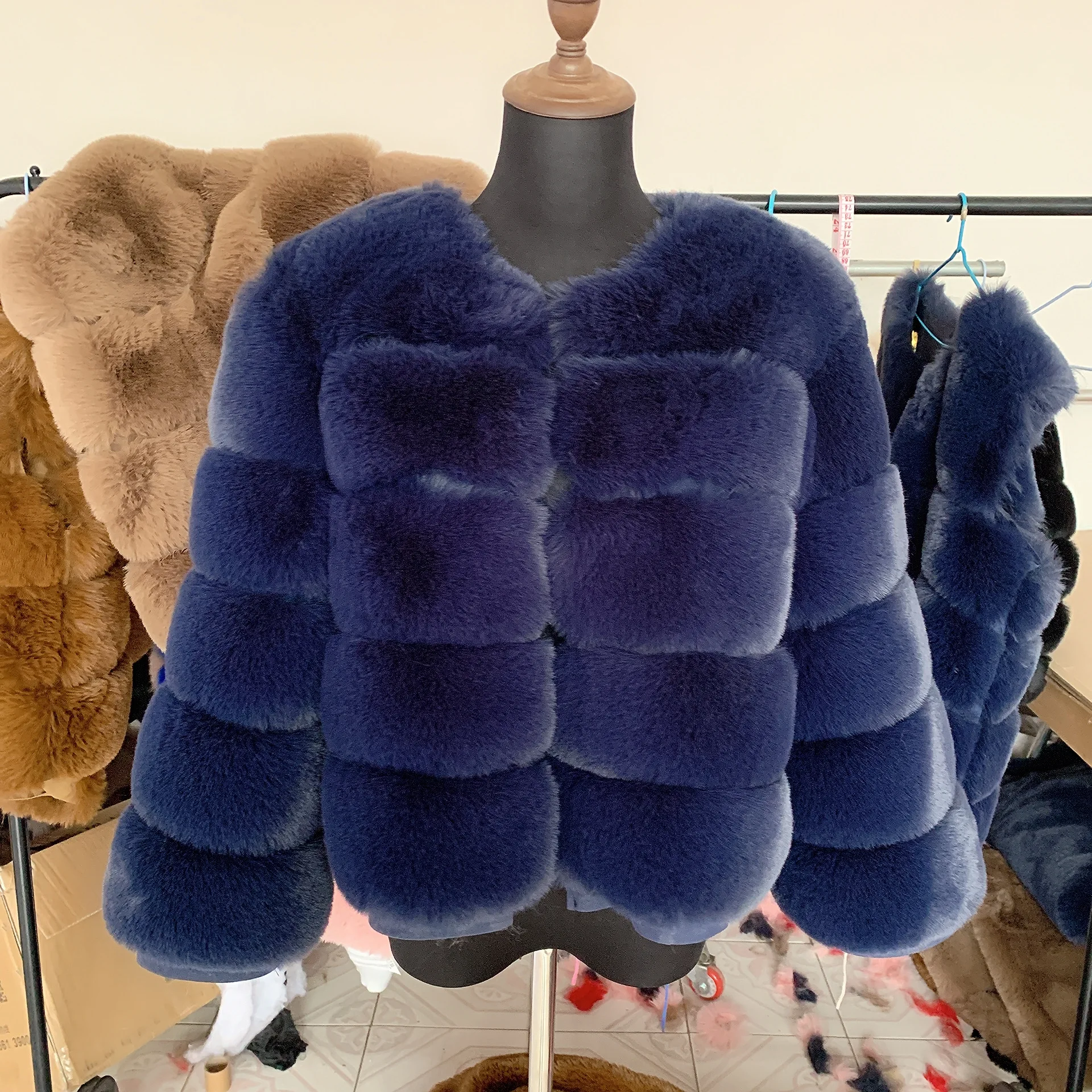 Women's Fashion Faux Fur Coat Super Hot Autumn Winter Women Short Faux Fox Fur Fluffy Jacket High Quality 7XL Ladies Furry Coats