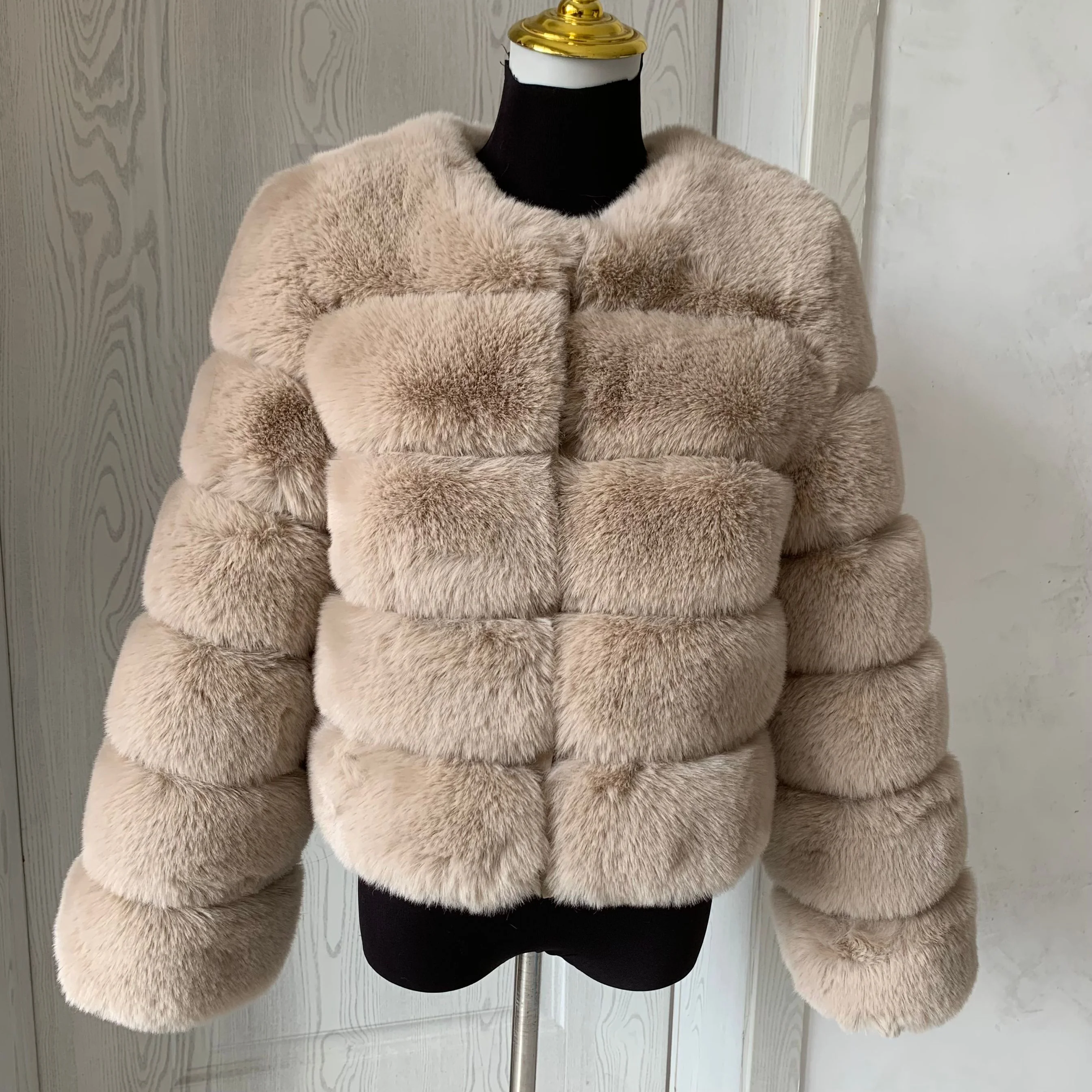 Women's Fashion Faux Fur Coat Super Hot Autumn Winter Women Short Faux Fox Fur Fluffy Jacket High Quality 7XL Ladies Furry Coats