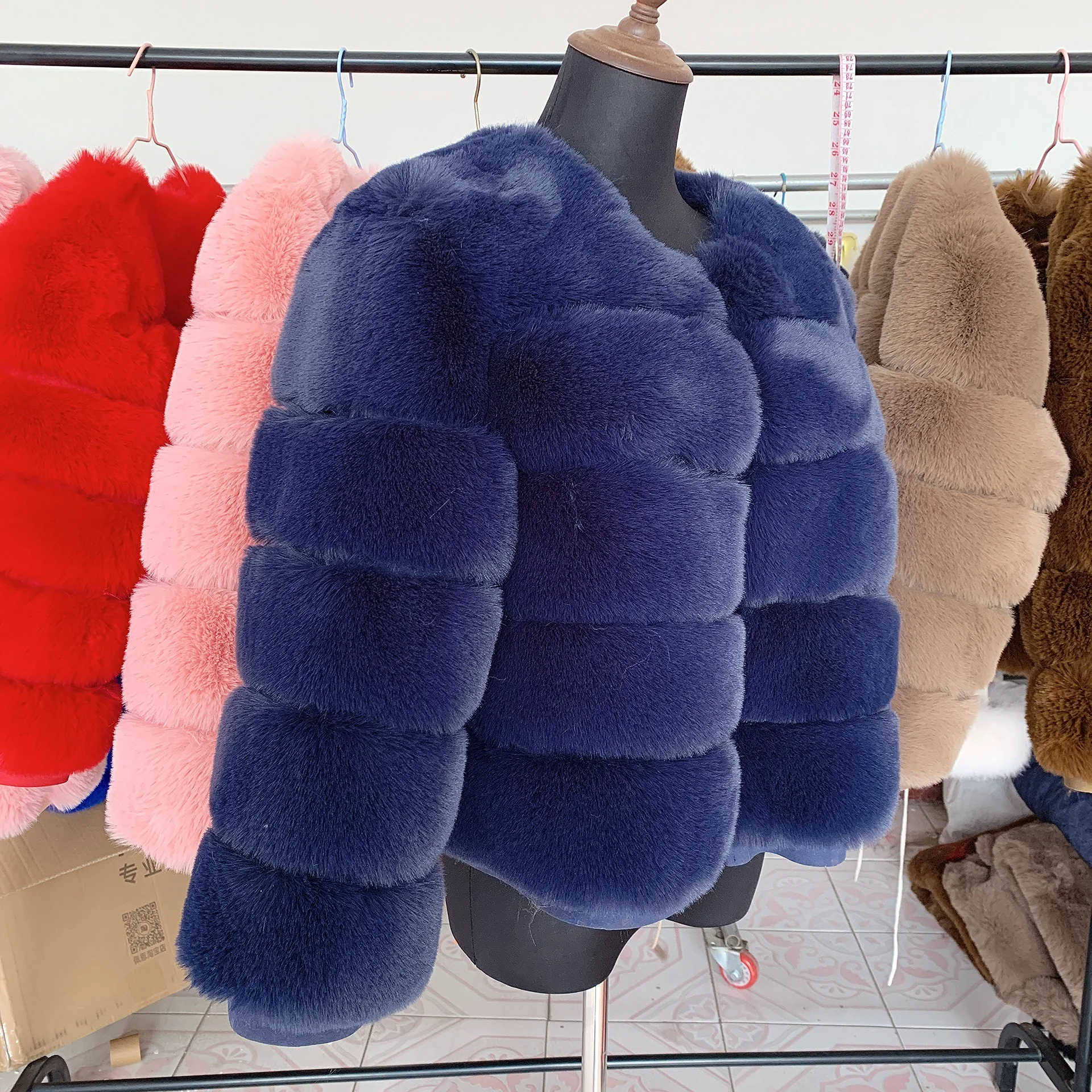 Women's Fashion Faux Fur Coat Super Hot Autumn Winter Women Short Faux Fox Fur Fluffy Jacket High Quality 7XL Ladies Furry Coats