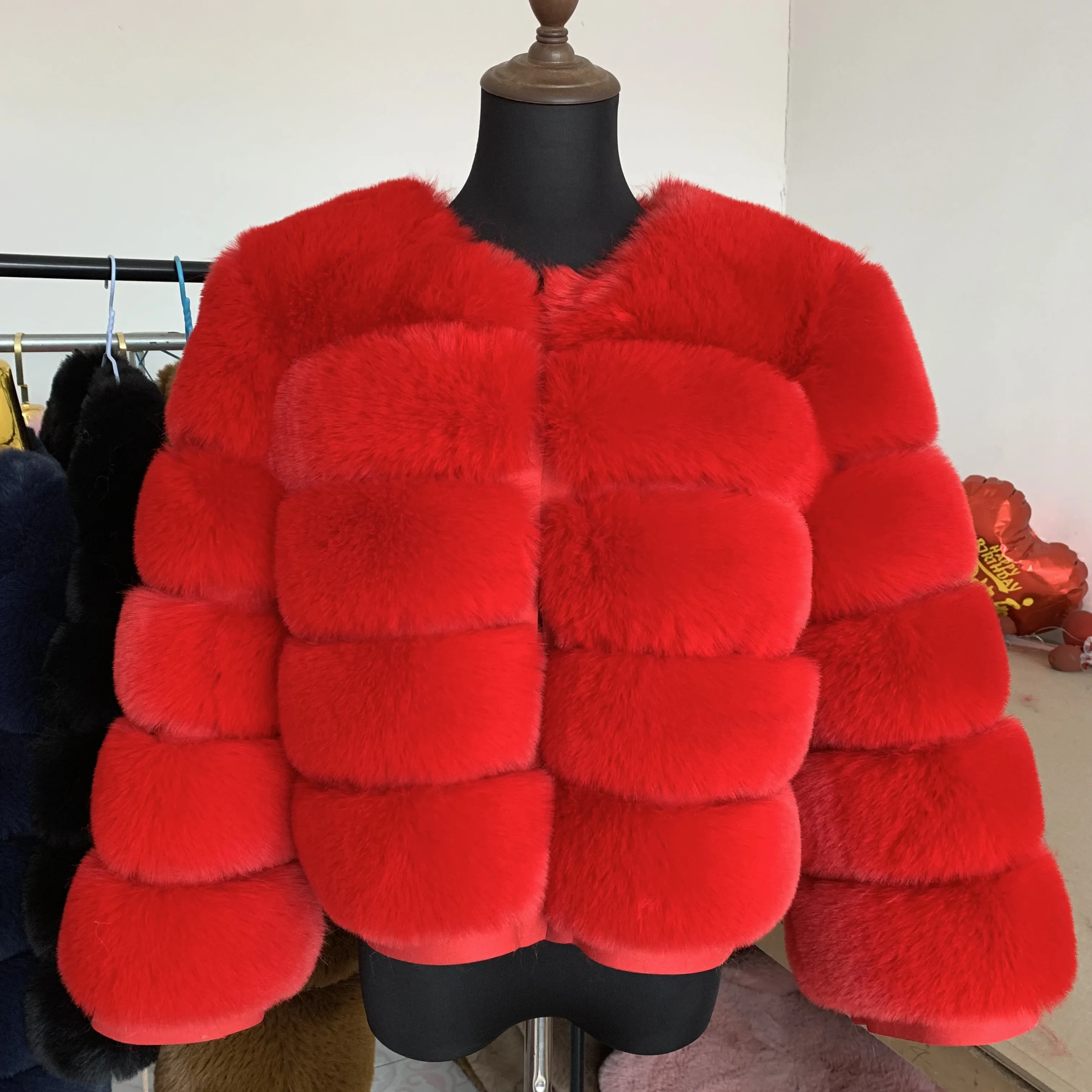 Women's Fashion Faux Fur Coat Super Hot Autumn Winter Women Short Faux Fox Fur Fluffy Jacket High Quality 7XL Ladies Furry Coats