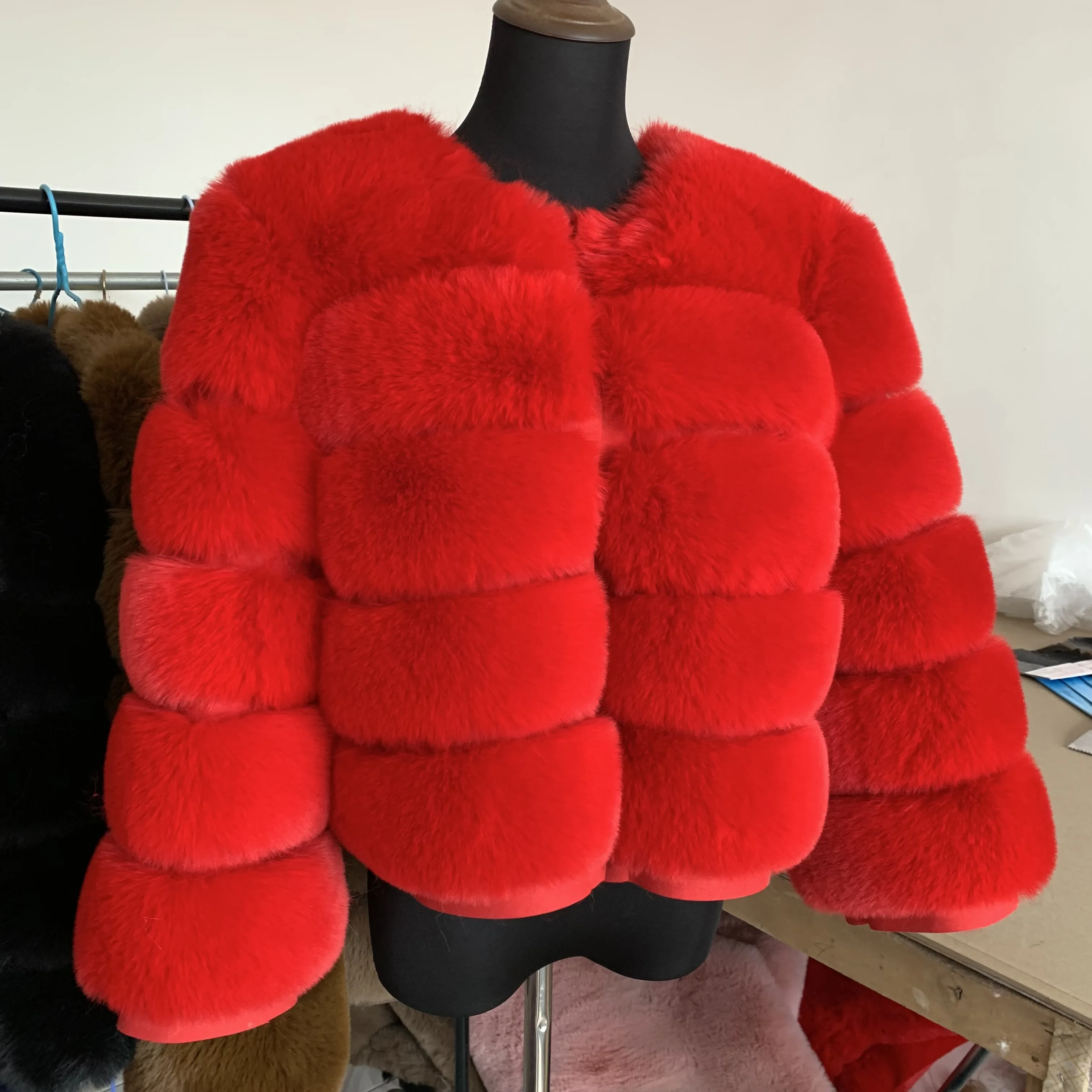 Women's Fashion Faux Fur Coat Super Hot Autumn Winter Women Short Faux Fox Fur Fluffy Jacket High Quality 7XL Ladies Furry Coats