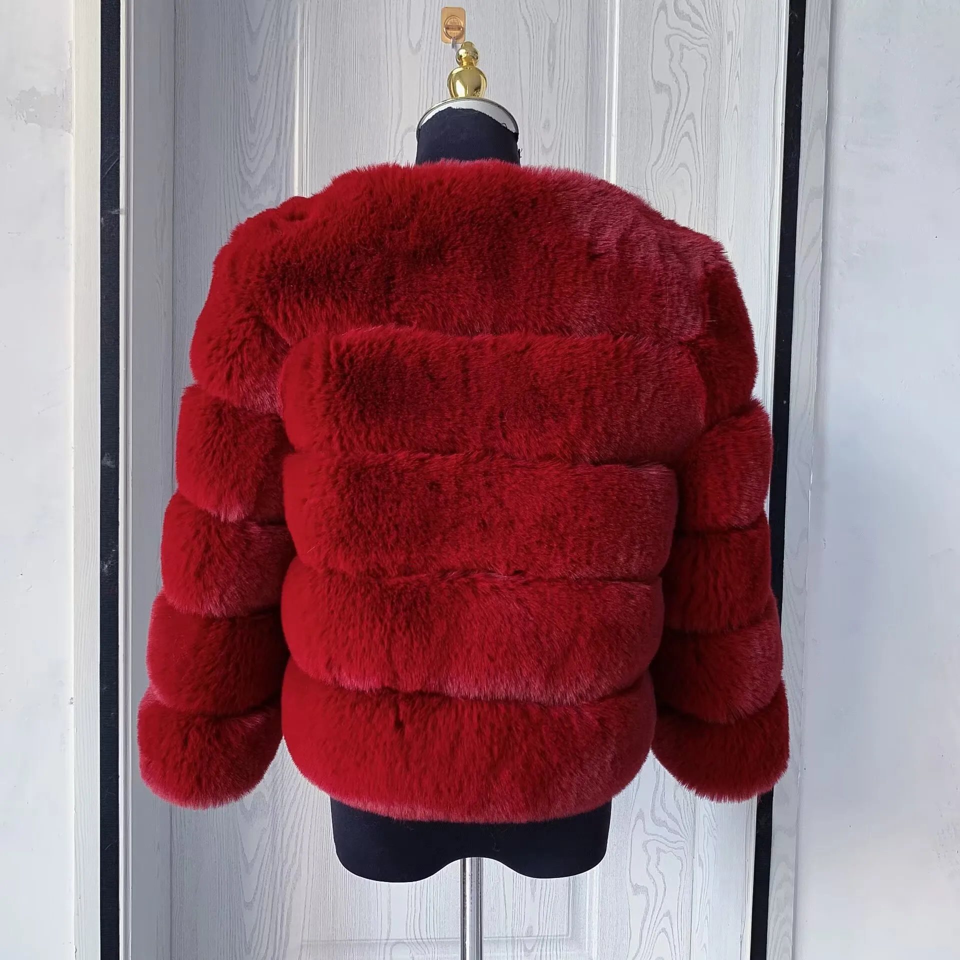 Women's Fashion Faux Fur Coat Super Hot Autumn Winter Women Short Faux Fox Fur Fluffy Jacket High Quality 7XL Ladies Furry Coats