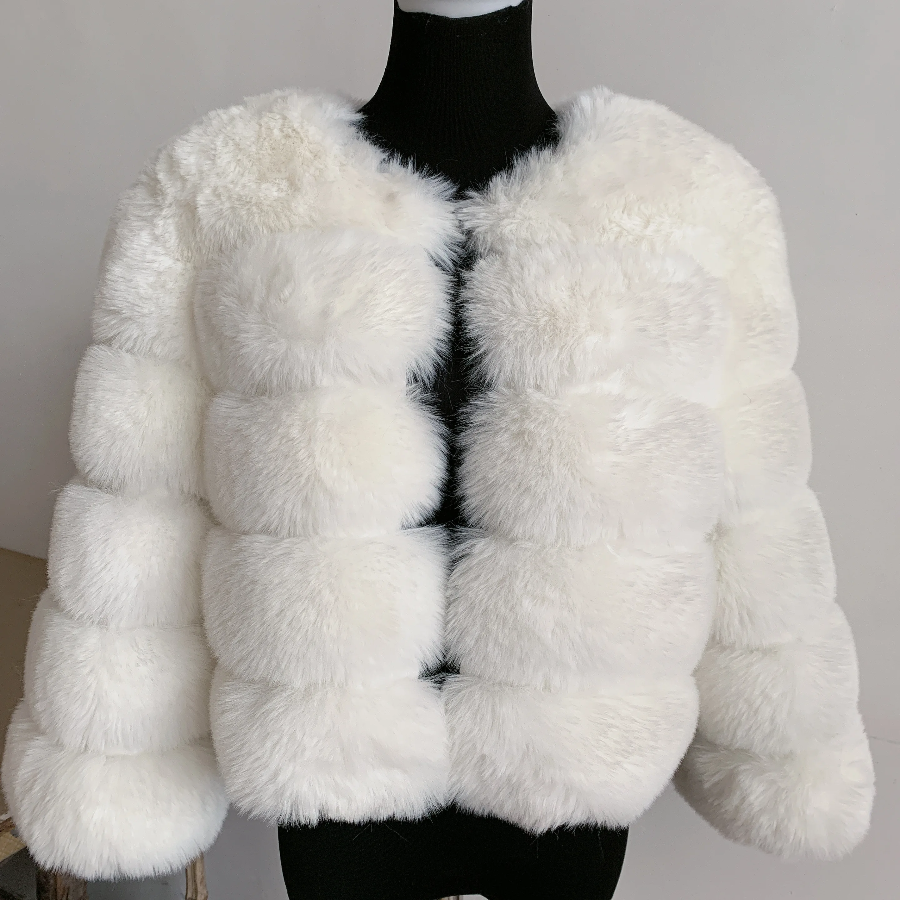 Women's Fashion Faux Fur Coat Super Hot Autumn Winter Women Short Faux Fox Fur Fluffy Jacket High Quality 7XL Ladies Furry Coats
