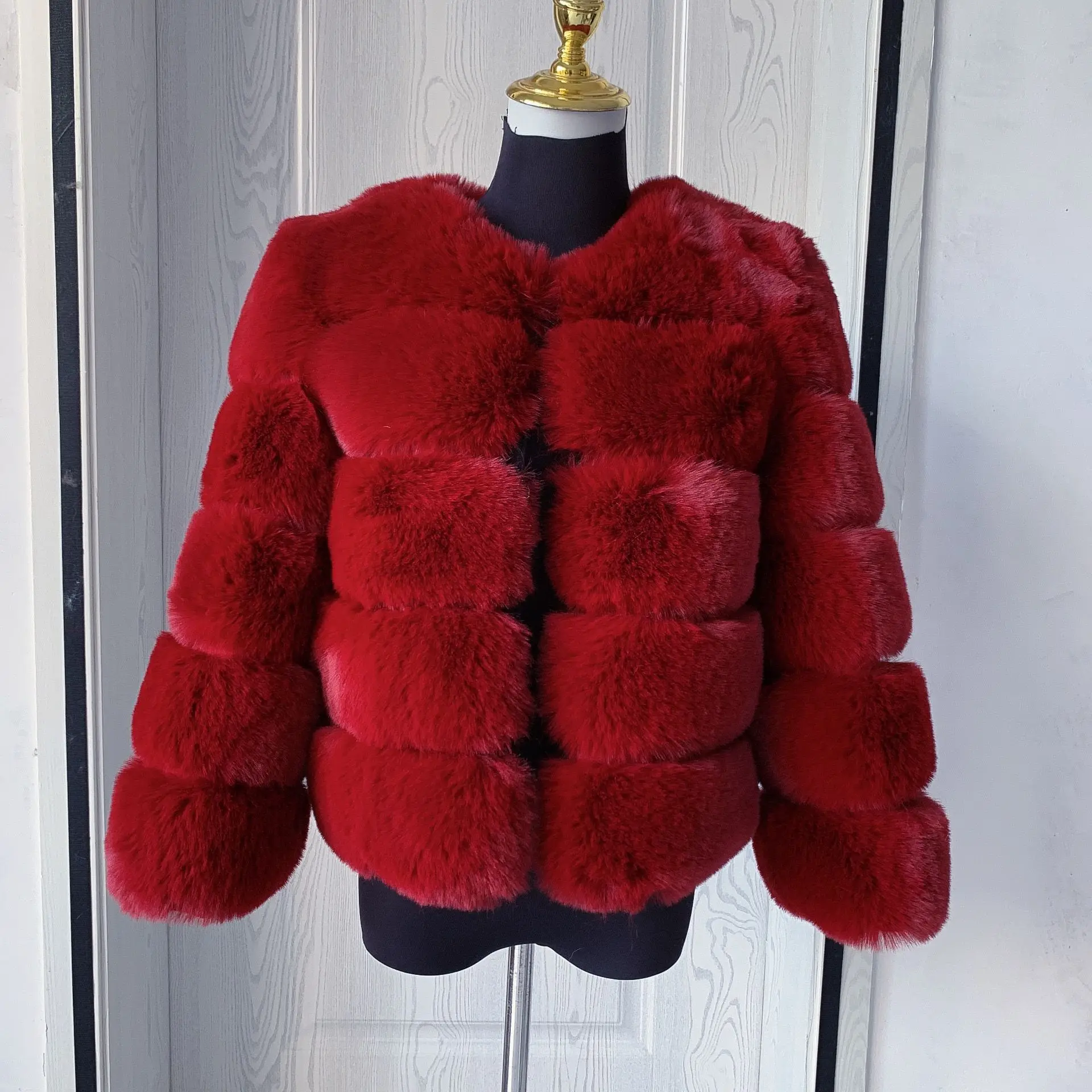 Women's Fashion Faux Fur Coat Super Hot Autumn Winter Women Short Faux Fox Fur Fluffy Jacket High Quality 7XL Ladies Furry Coats
