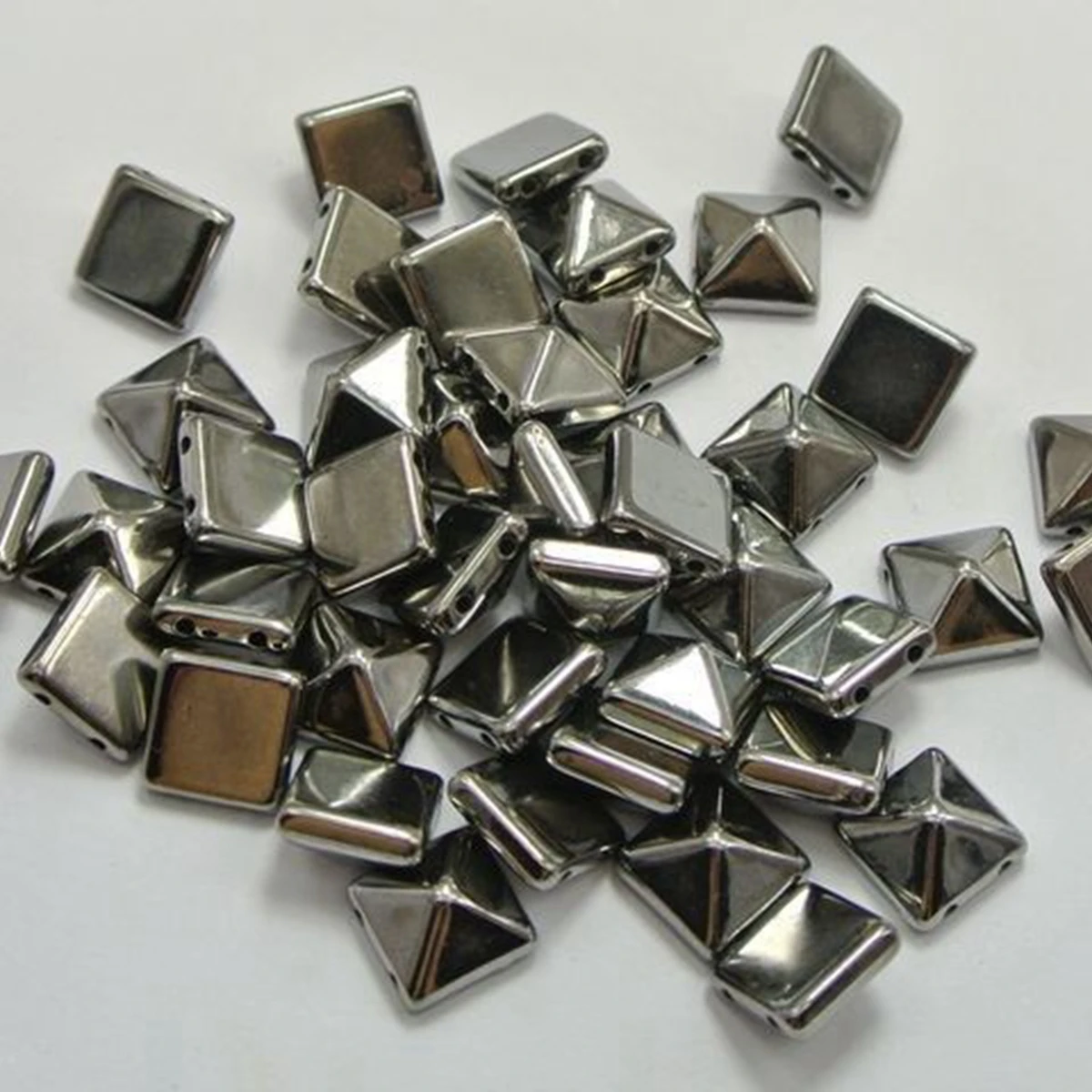 100 Metallic Tone Rock Punk Square Pyramid Rivet Beads Acrylic Studs Beads 10mm