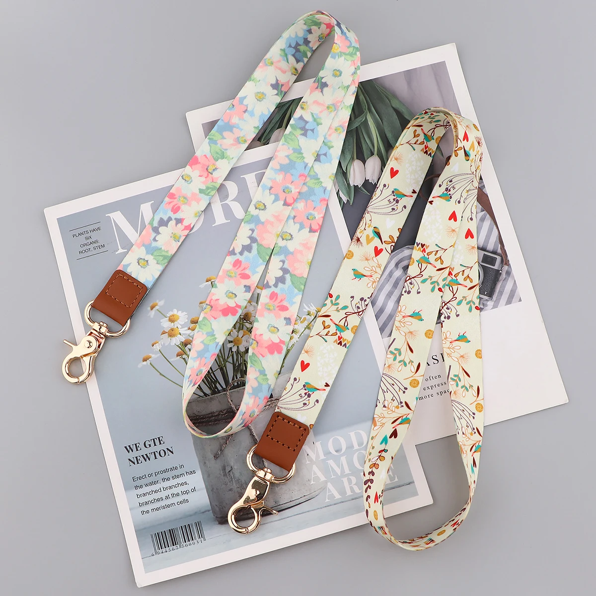 Ransitute R2806 Flowers Fashion Lanyards Id Badge Holder Bus Pass Case Cover Slip Bank Credit Card Holder Strap Cardholder