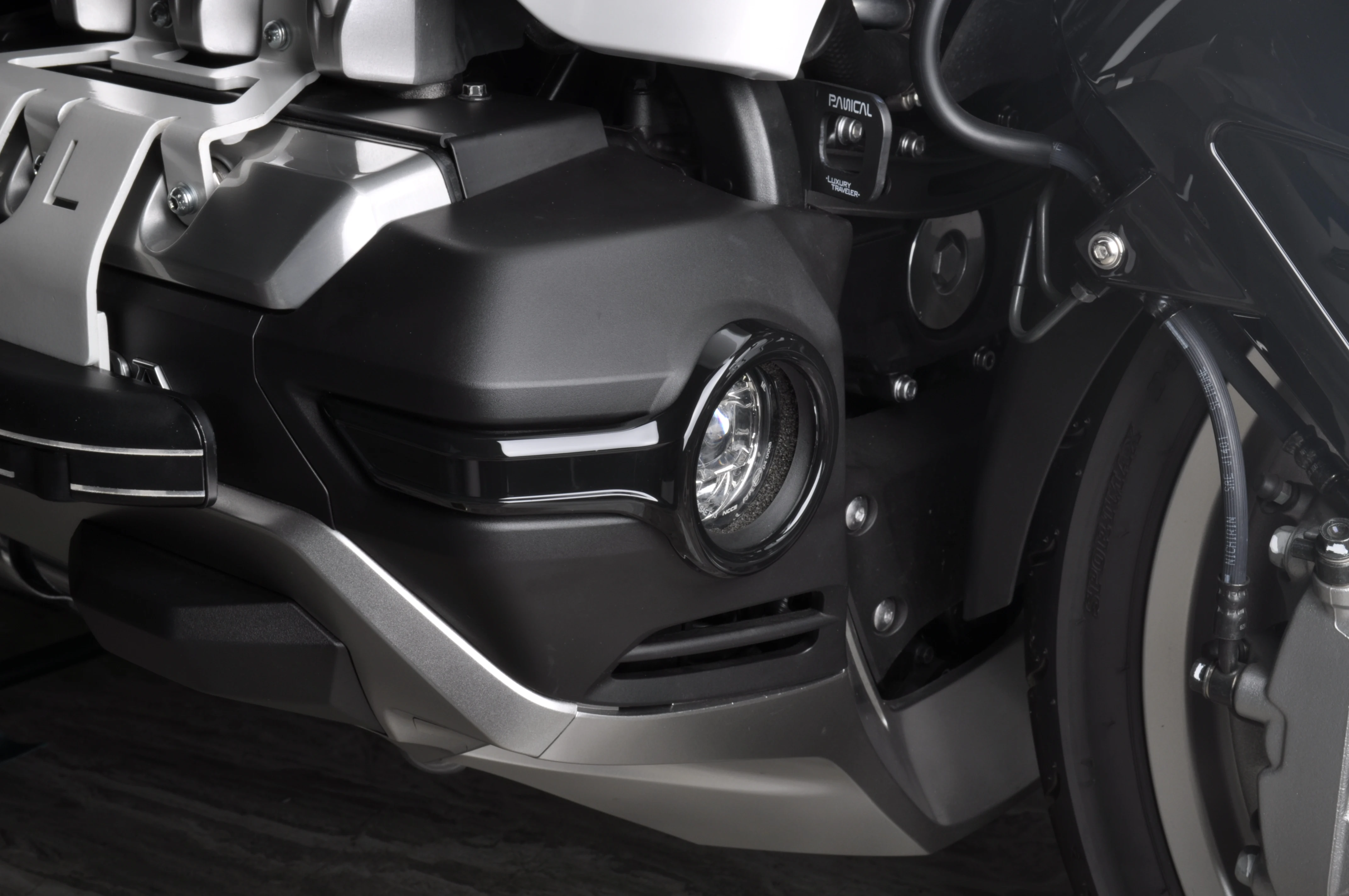 Panical Fog Light Fairing Cover Tirm Fog Light Housing Kit For Honda Gold Wing GL1800 F6B 2018-2023 Pearl Chrome Chrome Black