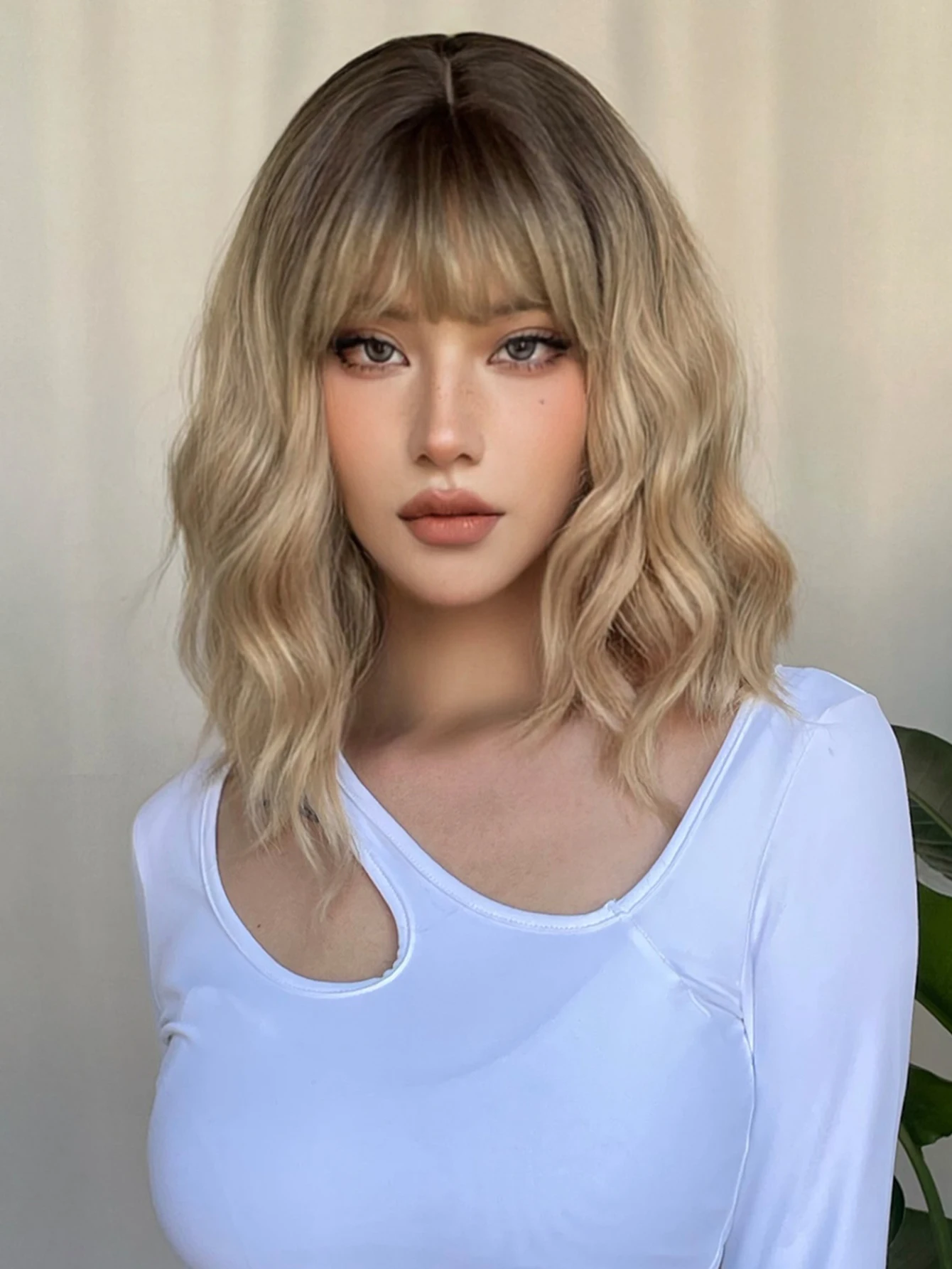 Short Wavy Bob Synthetic Wigs Brown to Blonde Ombre Hair Wigs for Women with Bangs Cosplay Lolita Natural Wig Heat Resistant