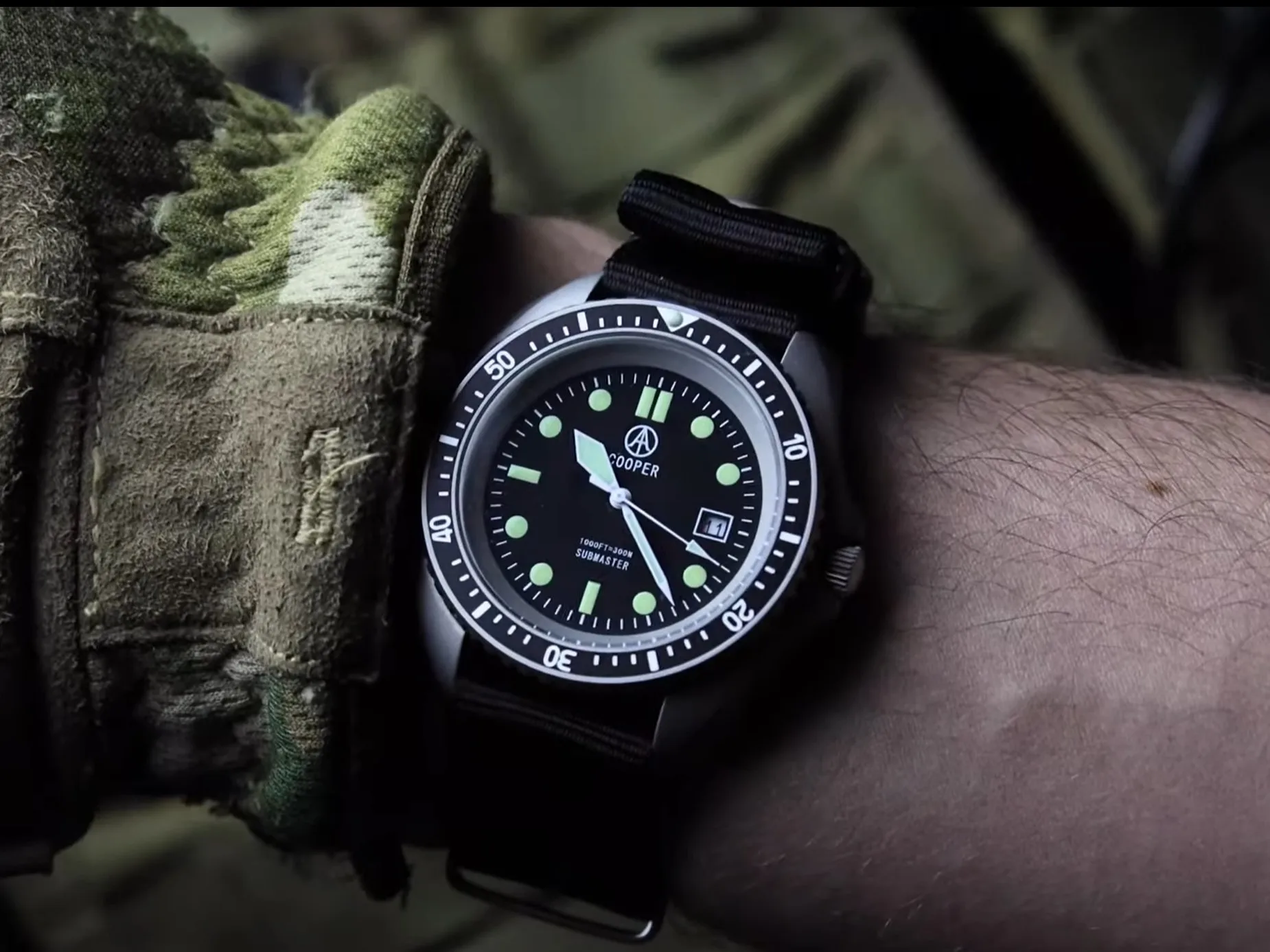 QM UDT Men's Watch Military Sport Watch Army Green Outdoor Diver Fashion Accessories SM8016C Japan Movement 300M ATM
