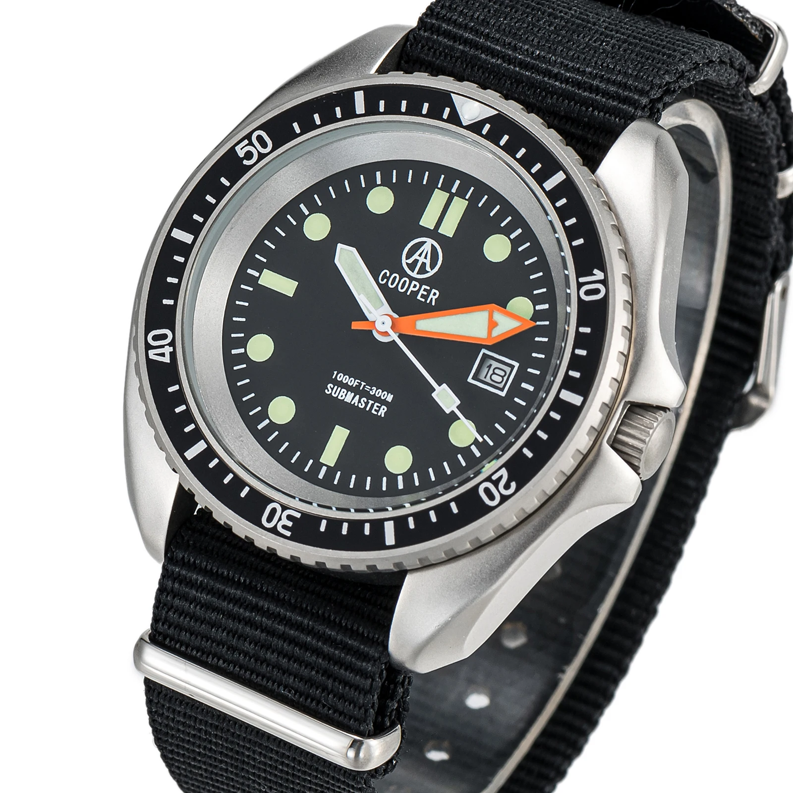 QM UDT Men's Watch Military Sport Watch Army Green Outdoor Diver Fashion Accessories SM8016C Japan Movement 300M ATM