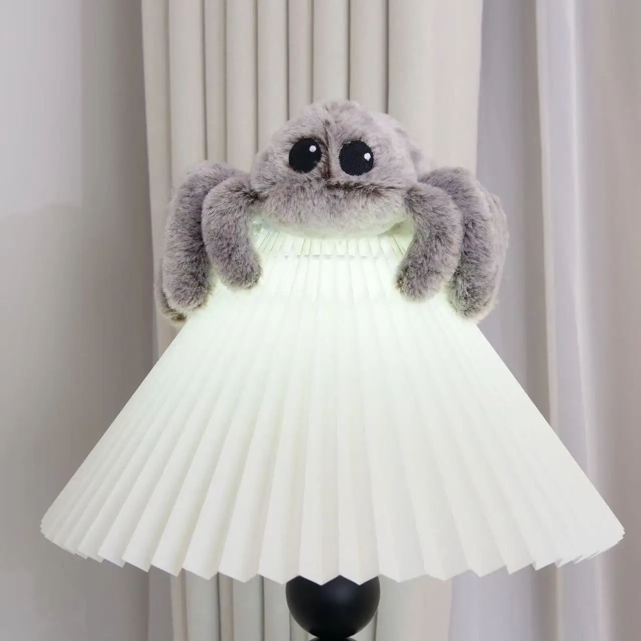 Realistic Plush Spider Toy - Gray Spider Doll Gift for Christmas