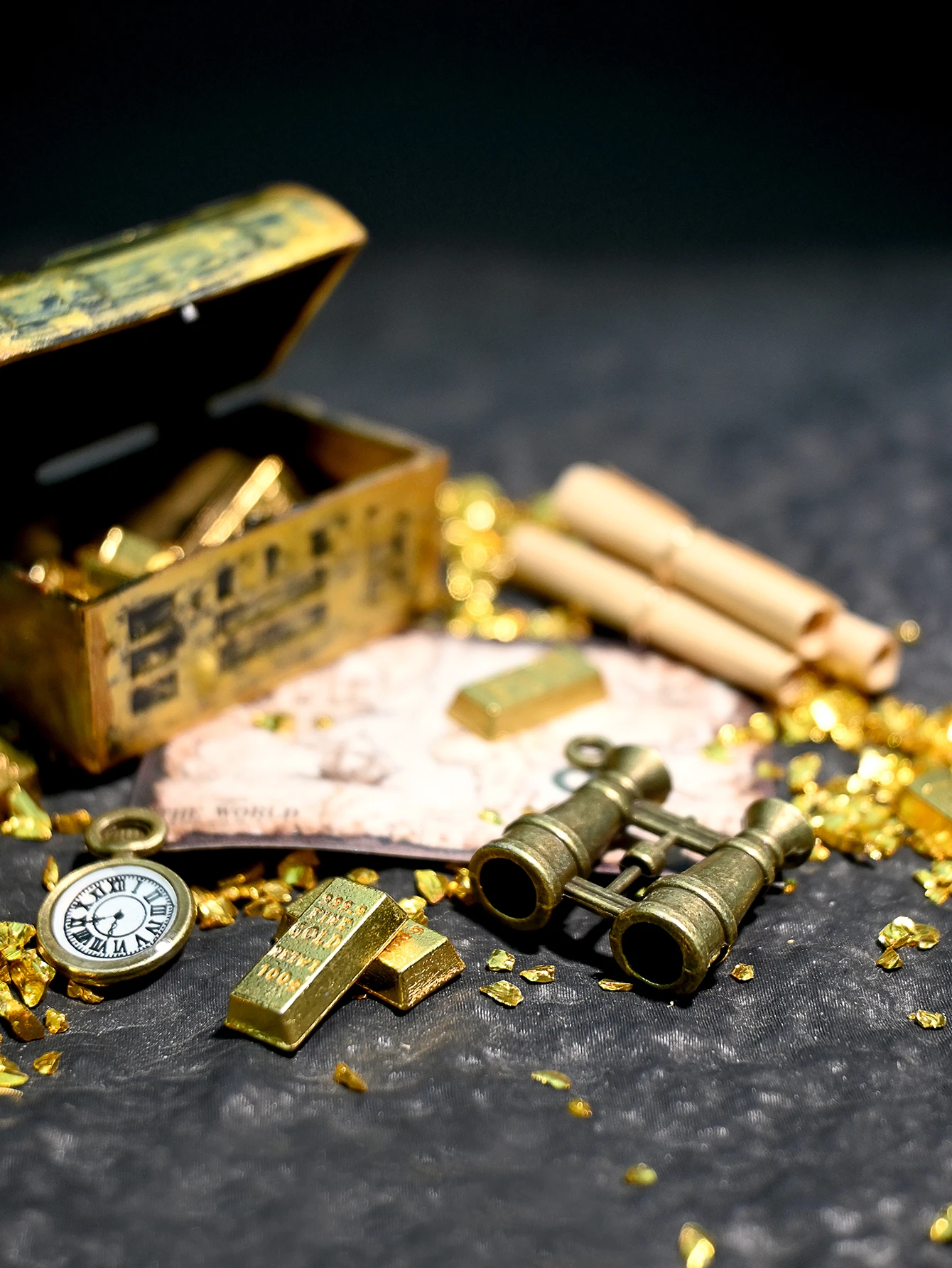 A Miniature Pirate-Style Treasure Hunting Ornament, Imitation Gold, Christmas Gift, 1/6, 1/12 Dollhouse Decoration, Model House Accessories, Photography Props, Micro-Landscape Ornament, Miniatures Decoration, Small Gifts, Giveaways, Home Decor
