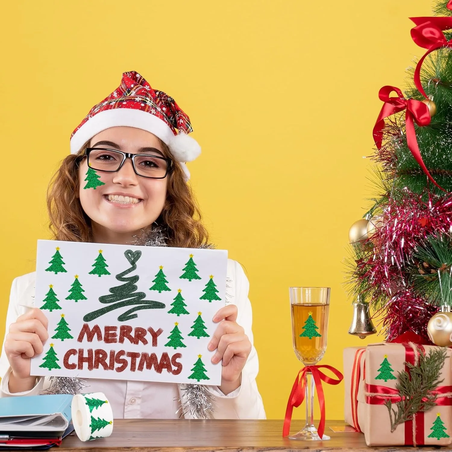 500pcs Laser Cartoon Christmas Stickers Christmas Gift Wrapping Label Sticker Reward Stickers Scrapbook Stationery, 3cm