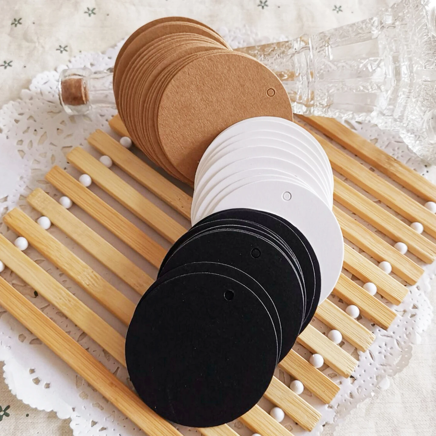 50pcs Round Paper Tag Labels Kraft Paper Cards Love Heart Hang Tags Blank for Jewelry Packaging DIY Couples Lovers Christmas