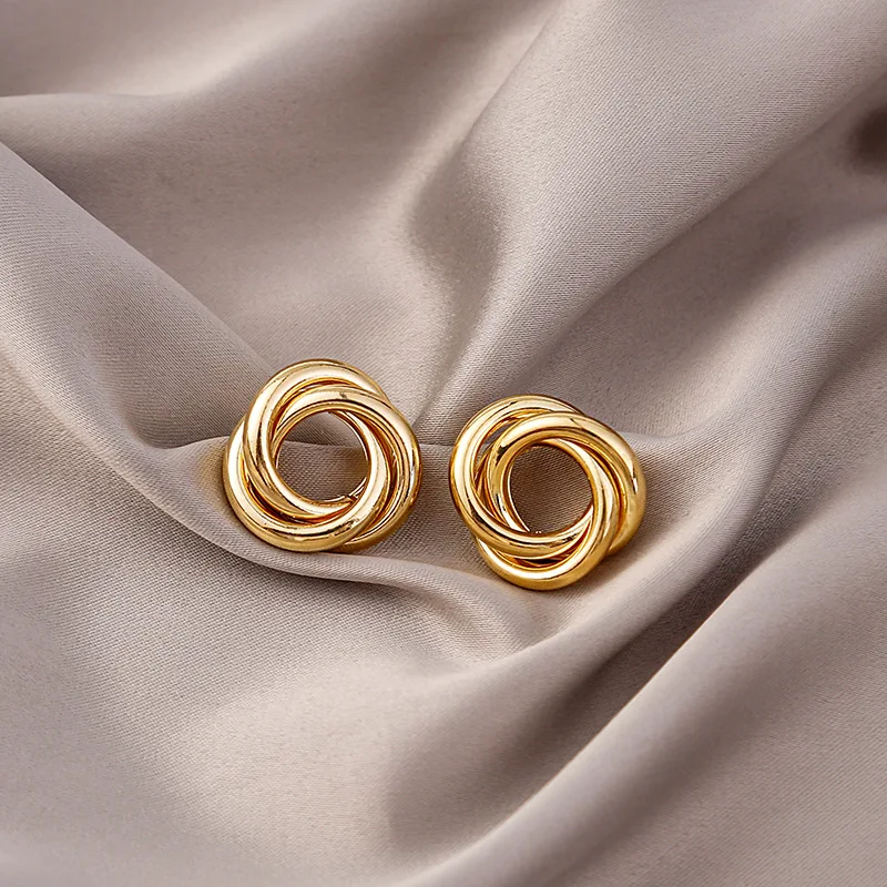 Hiphop Punk Metal Twist Knot Round Stud Earring for Women Gold Color Female Twine Hollow Geometry Jewelry Christmas Gift Brincos