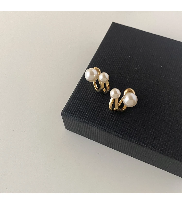 2025 New Retro Light Luxury Pearl Stud Earrings Korean Simple Jewelry Christmas Party Girl's Temperament Accessories For Woman