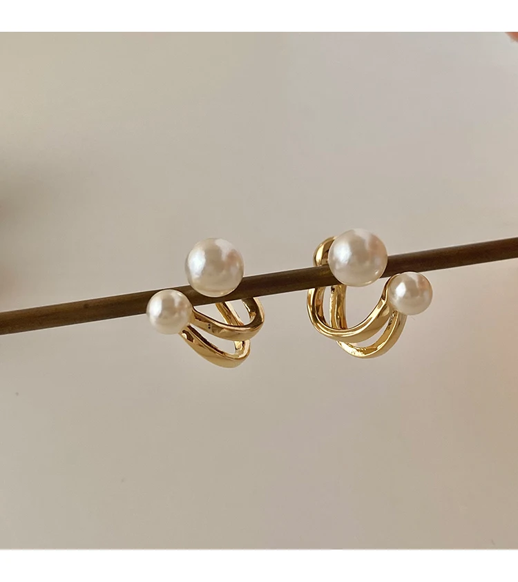2025 New Retro Light Luxury Pearl Stud Earrings Korean Simple Jewelry Christmas Party Girl's Temperament Accessories For Woman