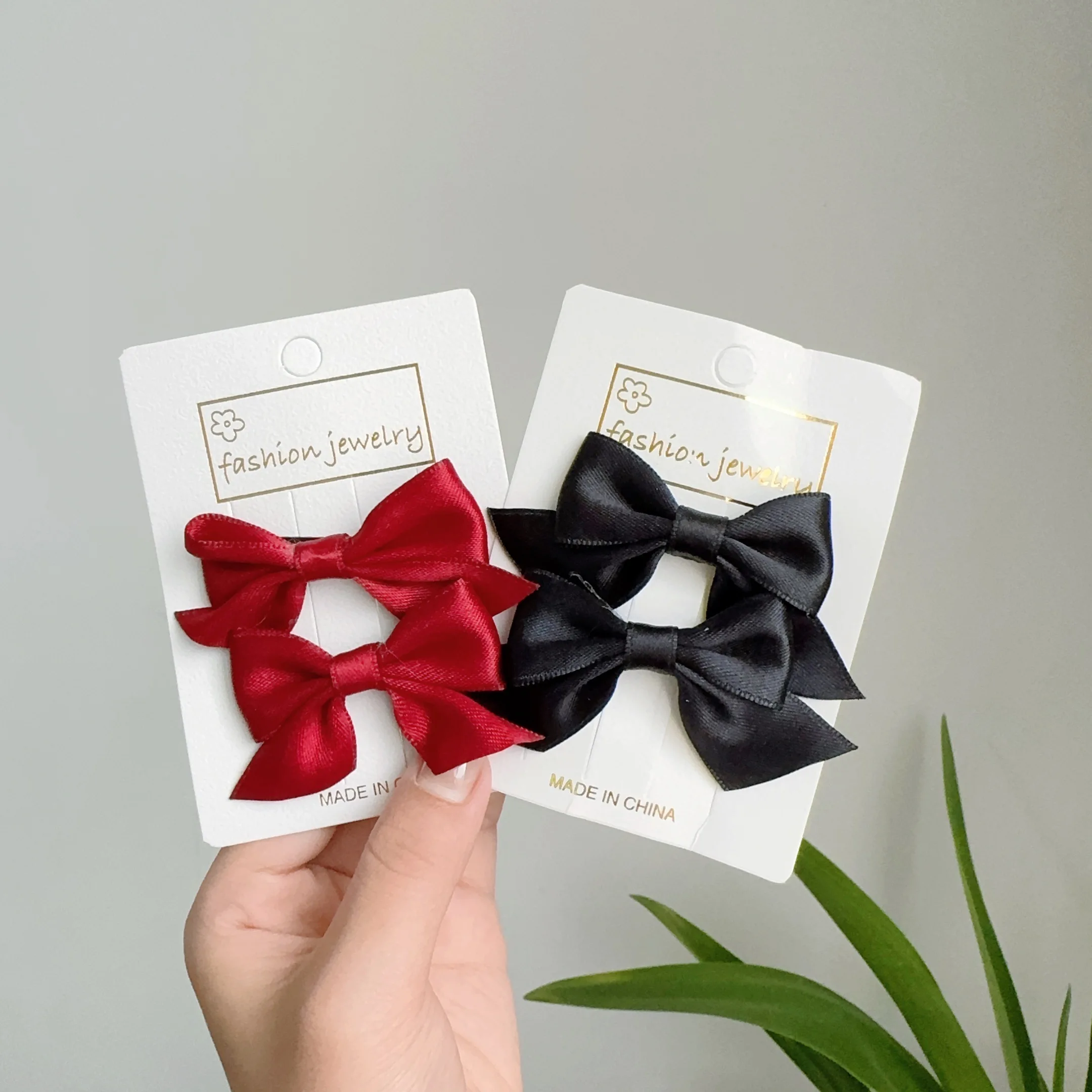 2Pcs Starry Dots Red Velvet Bow Hair Pins Hair Clips Kids Girls Fashion Christmas Barrettes Ponytail Holder Headwear Accessories