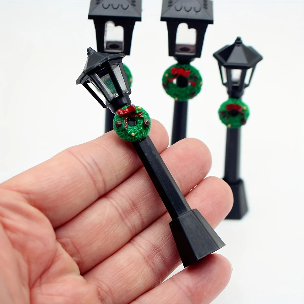 3pcs/5pcs mini Christmas street light ornaments, small plastic lantern decorations, no power supply required, suitable for dollh