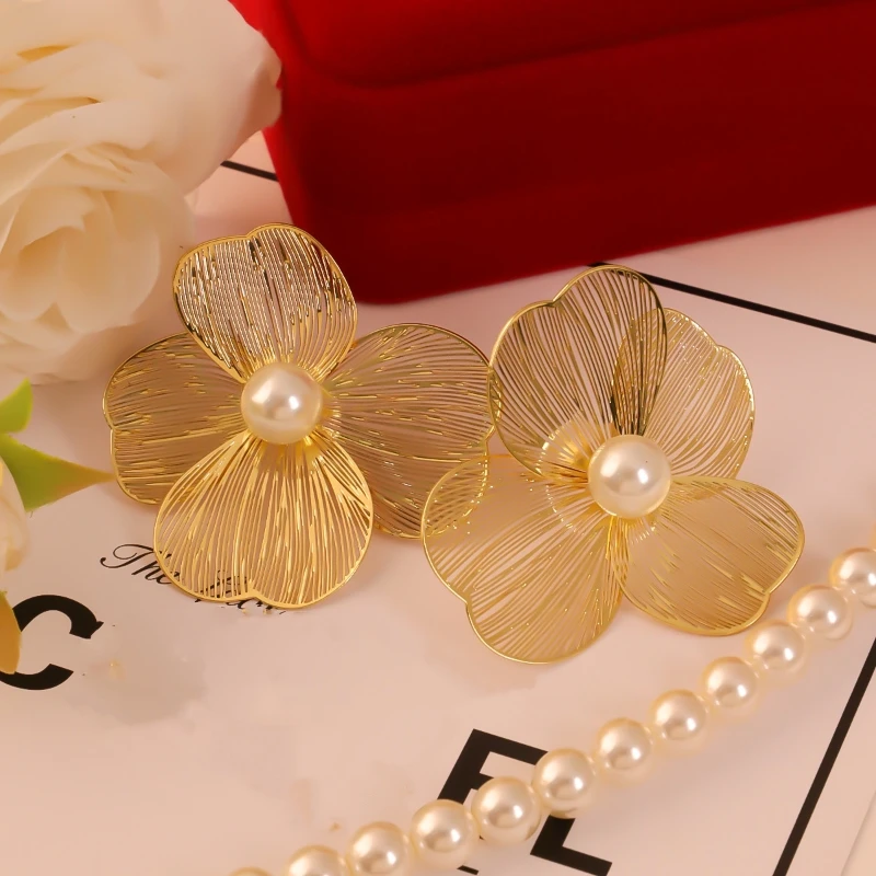 Large Flower Pearl earrings for women luxury design study earrings for women Korean fashion jewelry accessories Christmas gift