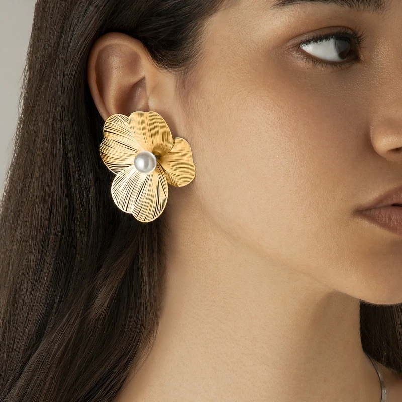 Large Flower Pearl earrings for women luxury design study earrings for women Korean fashion jewelry accessories Christmas gift
