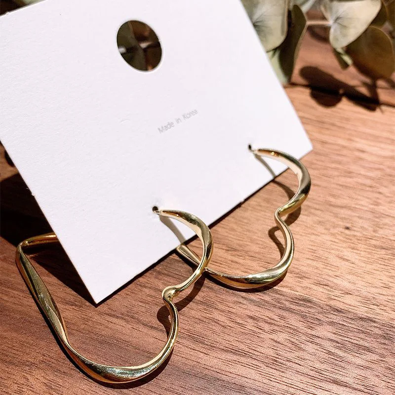 Minimalist Big Heart Hoop Earring for Women Unique Gold Color Wave Loop Ear Statement Party Jewelry LOVE Christmas Gift