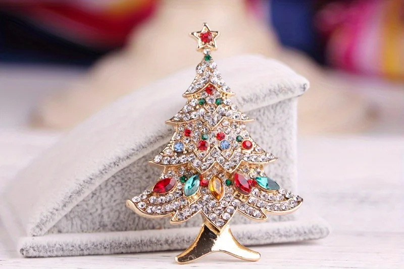 Women Men Fashion Exquisite Christmas Tree Crystal Brooch Badges Elegant Lady Festival New Yearl Gift Pin