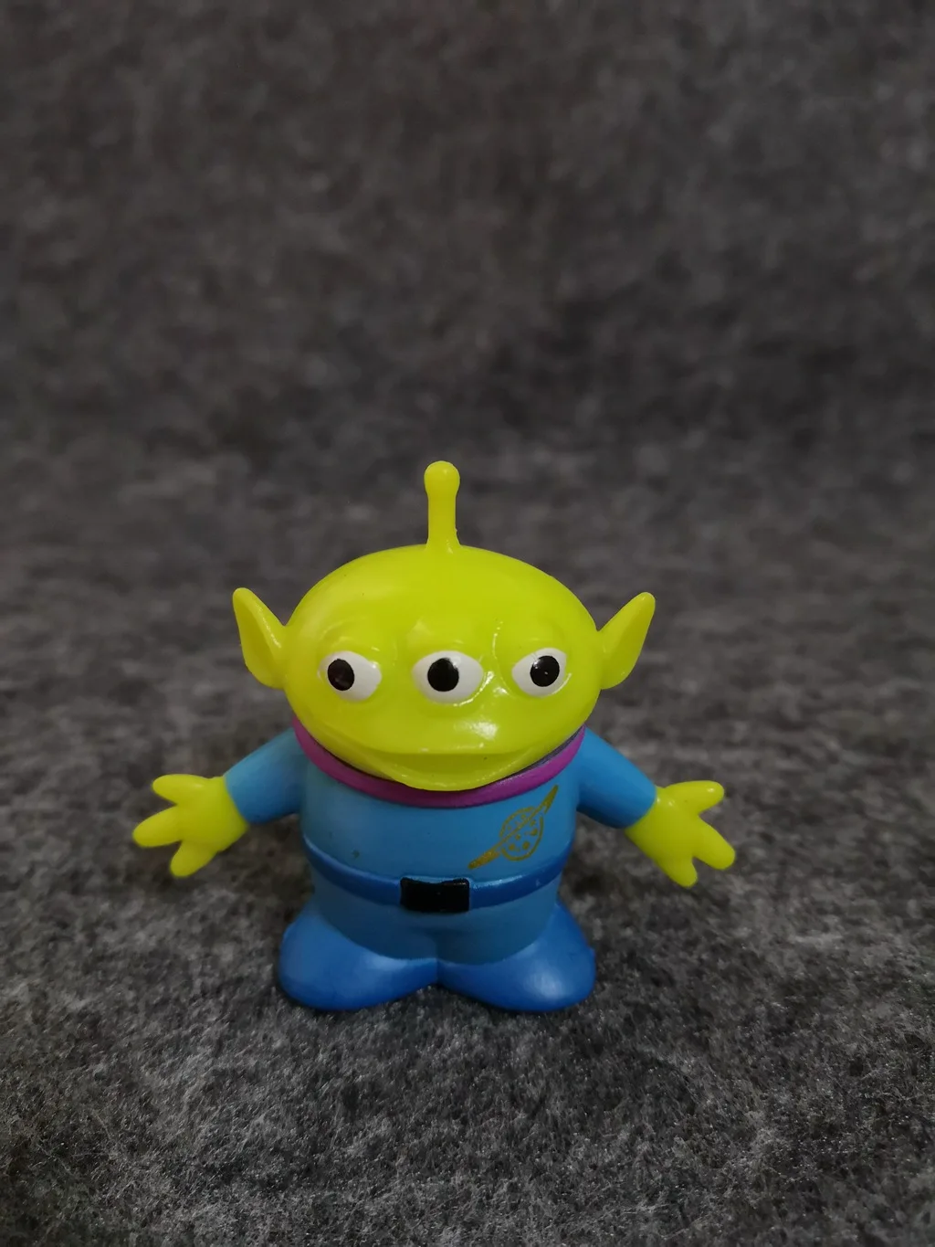 12pcs Toy Story Alien Chibi Figures Anime Disney Three Eyes Mini Doll Pvc Car And Desk Ornament Toys Christmas Gift Collection