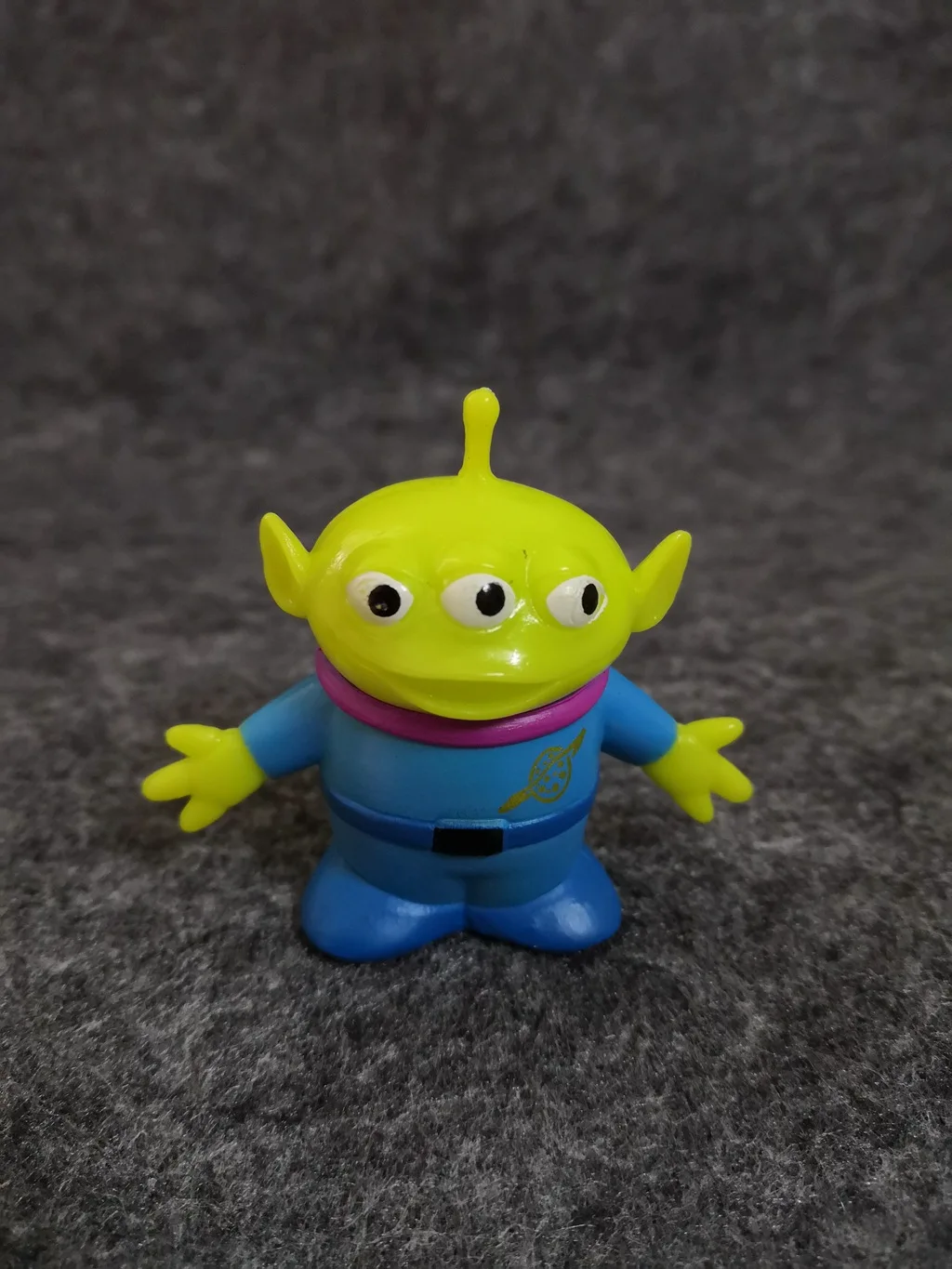 12pcs Toy Story Alien Chibi Figures Anime Disney Three Eyes Mini Doll Pvc Car And Desk Ornament Toys Christmas Gift Collection