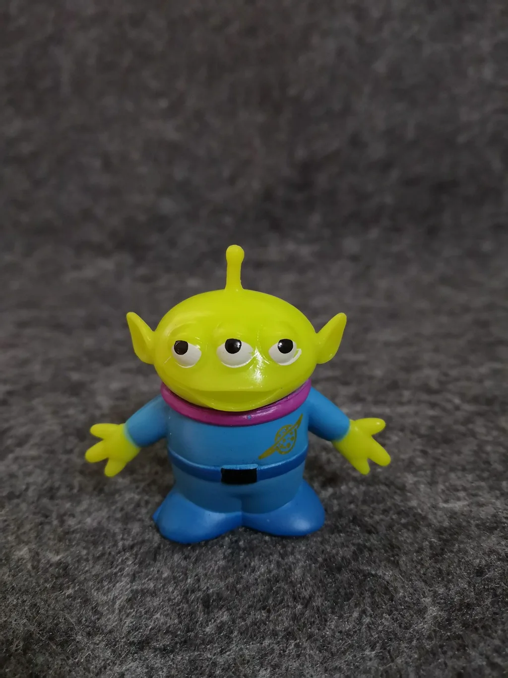 12pcs Toy Story Alien Chibi Figures Anime Disney Three Eyes Mini Doll Pvc Car And Desk Ornament Toys Christmas Gift Collection