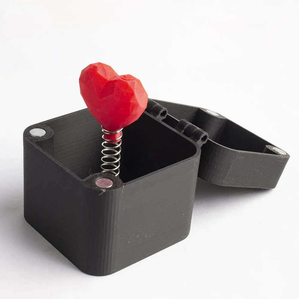 Love Rose Surprise Gift Boxs Christmas Fun Prank Gift Offices Desk Home Decor Valentine's Day Gift Decoration Toys