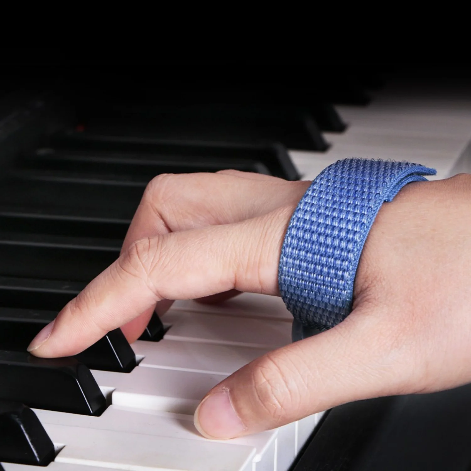 A Set of Blue/Pink ABS Resin Piano Hand Correctors Can Make Beginners Standard Hand Shapes Faster, Christmas/Halloween Gifts