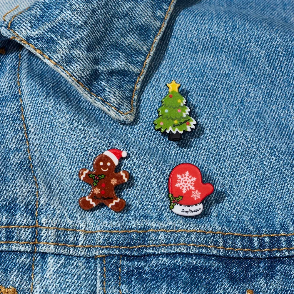 Fashion Xmas Brooch Badge Set for Women Christmas Pins Snowman Snowflake Deer Bell Hat Sock Tree Cartoon Cute Jewelry Gift