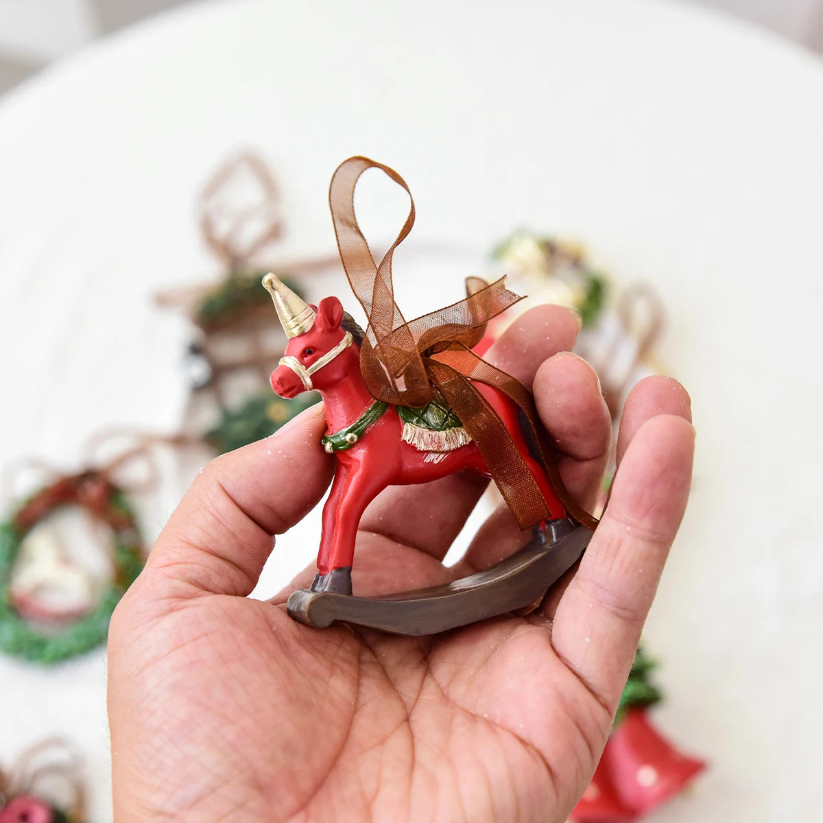 1 Piece Christmas Resin Wreath Bell & Bird Hanging Ornament for Home, Window, Christmas, Holiday and Party Decoration