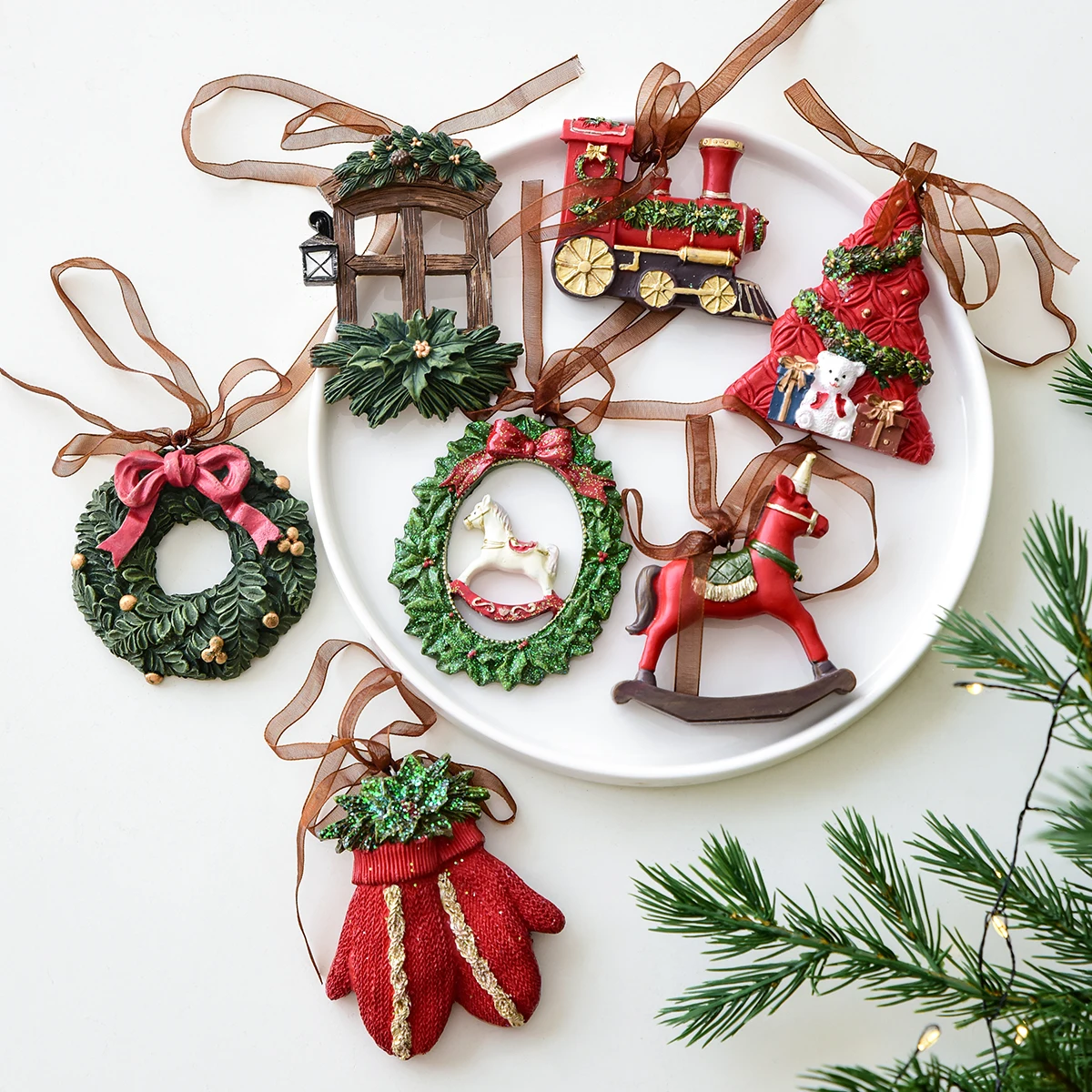 1 Piece Christmas Resin Wreath Bell & Bird Hanging Ornament for Home, Window, Christmas, Holiday and Party Decoration