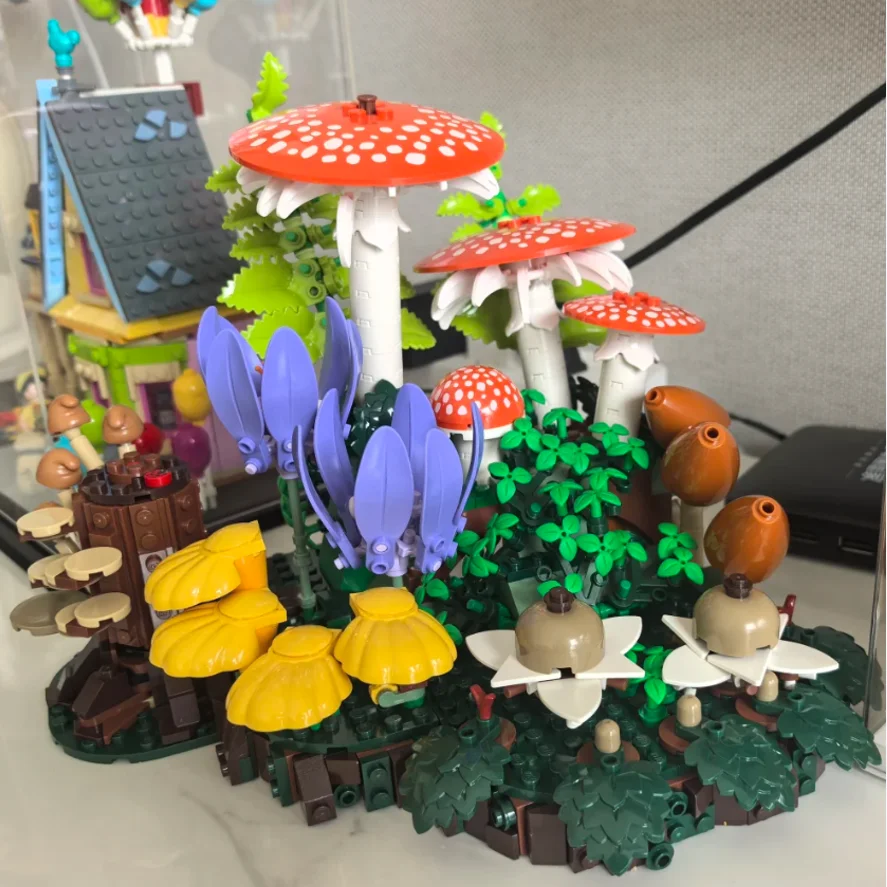 2026  806pcs Botanical Collection Woodland Mushrooms Building Block Puzzle Model Toy For Ornament Birthday Christmas Gifts