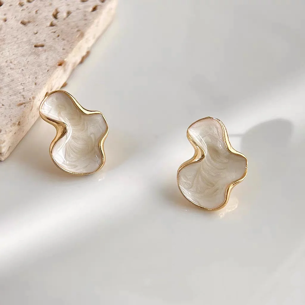 Abstract Alien White Color Cloud Irregular Stud Earring for Women Temperament Ear Jewelry Simple Christmas Valentine's Day Gift