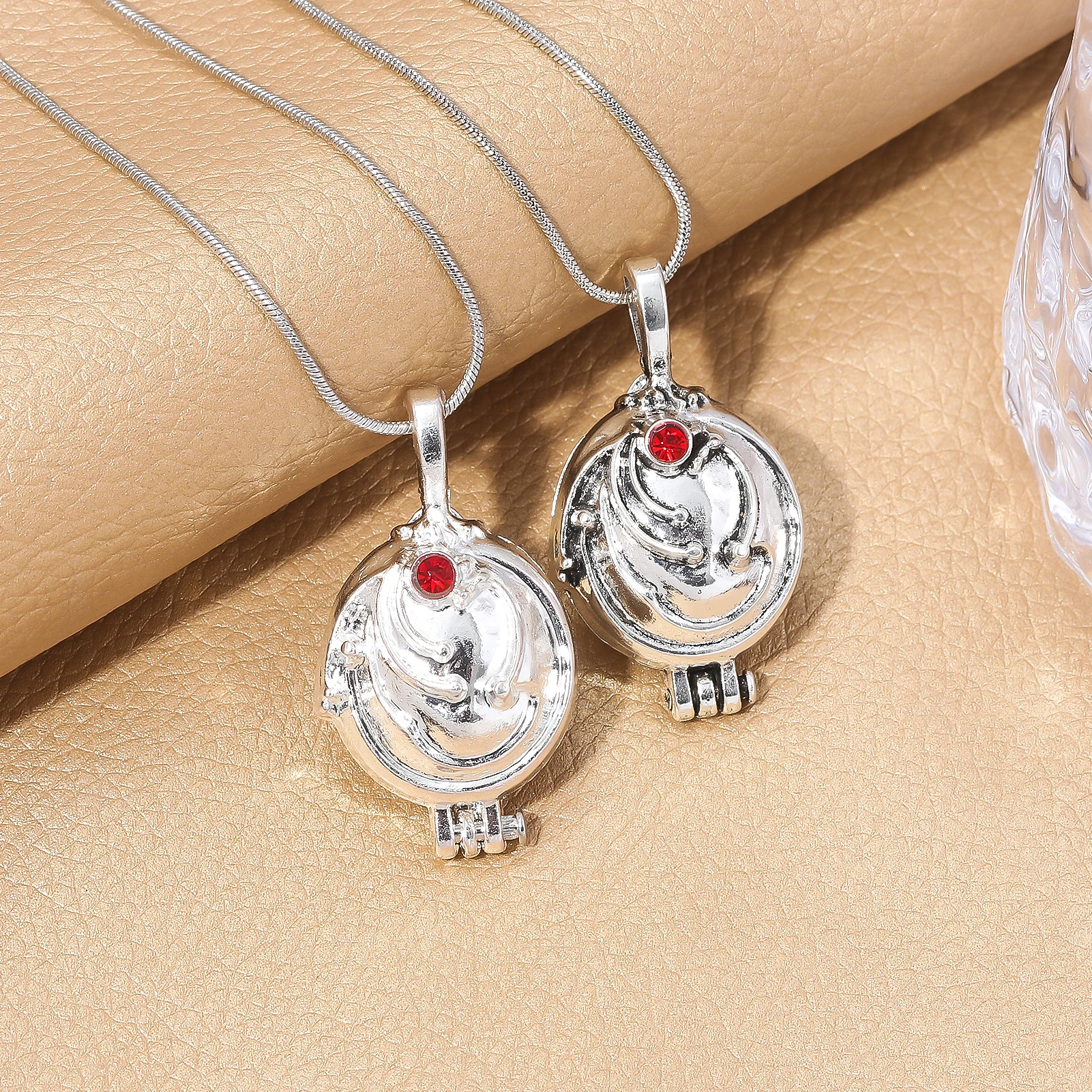 The Vampire Diaries Necklace Elena Gilbert Fashion Vervain Verbena Pendant Photo Locket Jewelry Men Women Christmas Party Gifts