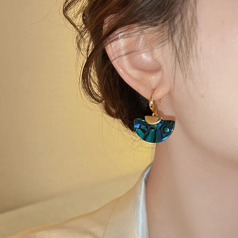 Design Sense Green Texture Fan-shaped Pendant Earrings 2025 New Jewelry Unusual Fashion Accessories For Women's Christmas Earrin