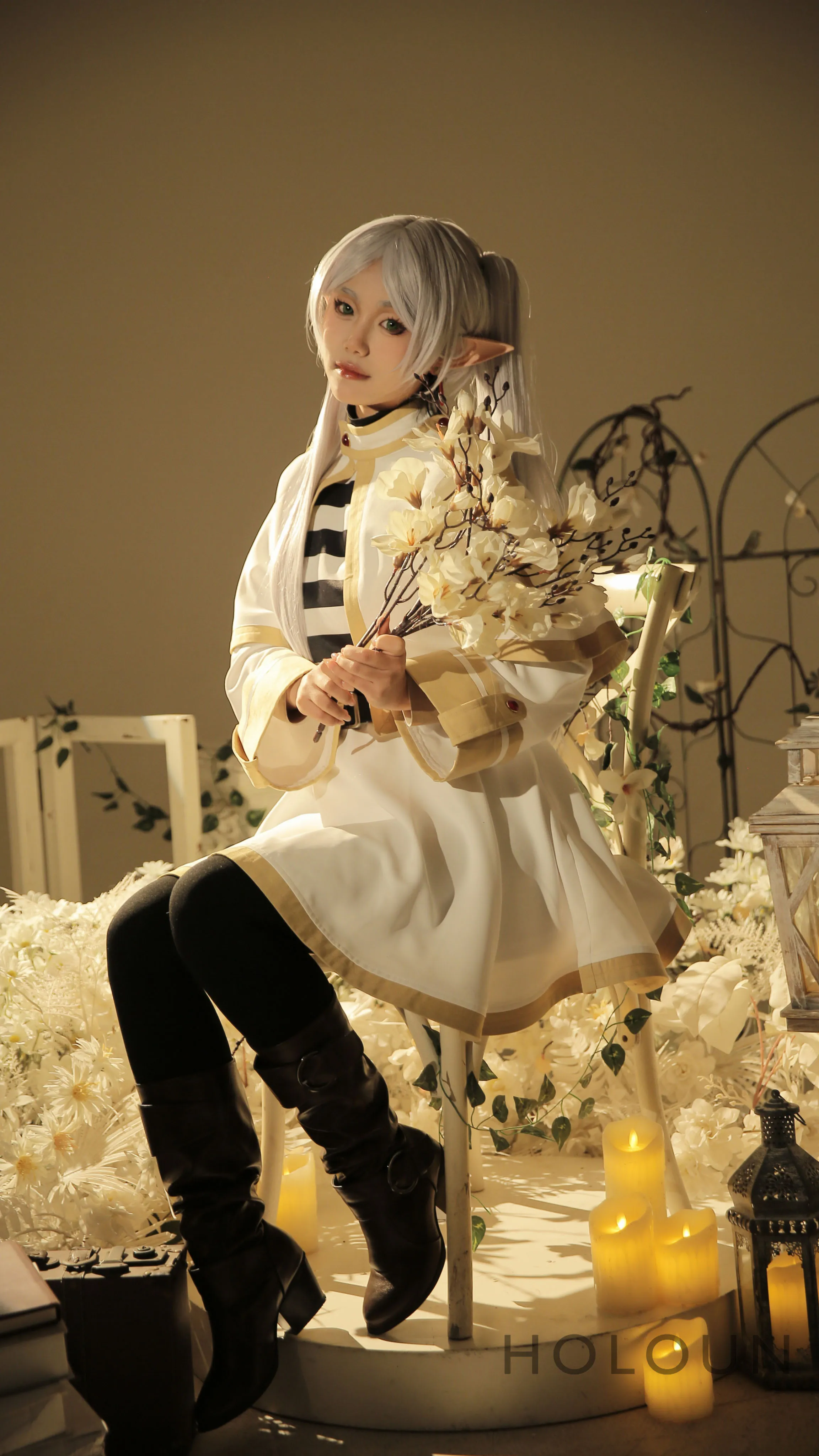 HOLOUN Frieren Beyond Journey's End Anime Frieren Cosplay Costume Shawl Cloak Dress Wig Grey Ponytail Rose Net Christmas