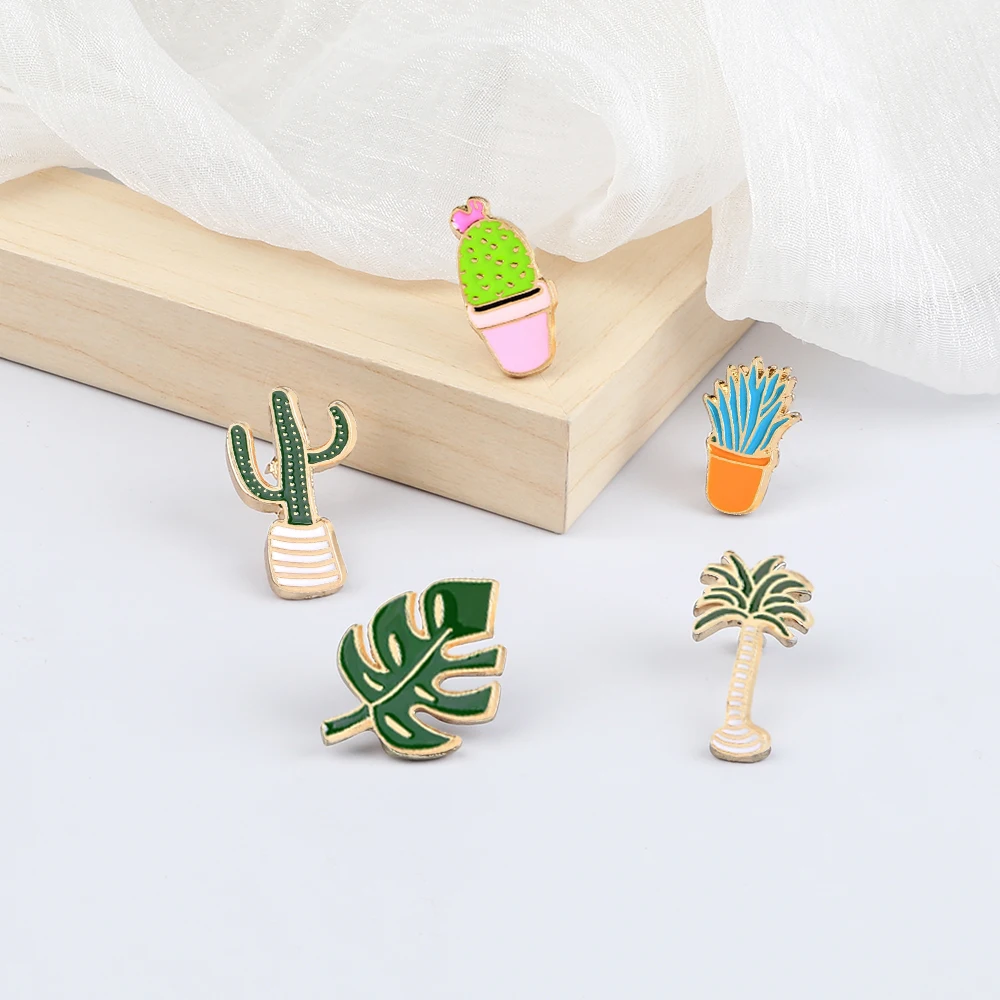 Simple Cartoon Green Plants Brooches Pins Coconut Trees Mexican Cactus Maple Leaf Christmas Tree Metal DIY Button Badges Jewelry